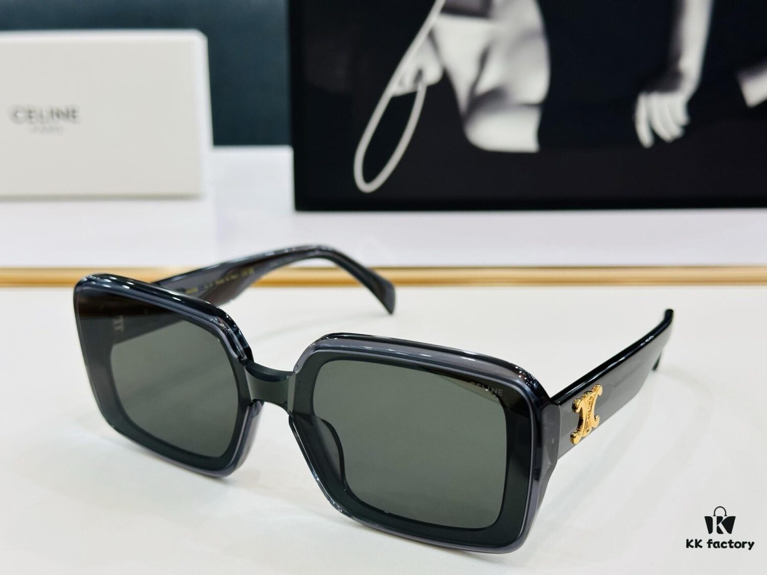 6931fa7a3a89a121ed54b61f CELINE CL42126U Sunglasses Size: 53□24-145