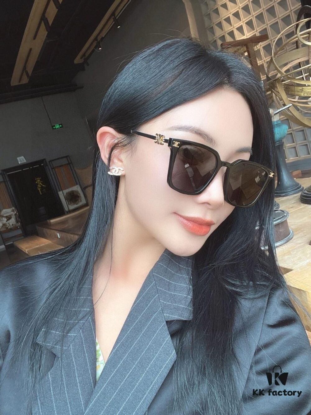 6931fa803a89a121ed54b672 CELINE Red Book Popular Metal-Decorated Logo Simple Frame Sunglasses 6 Colors