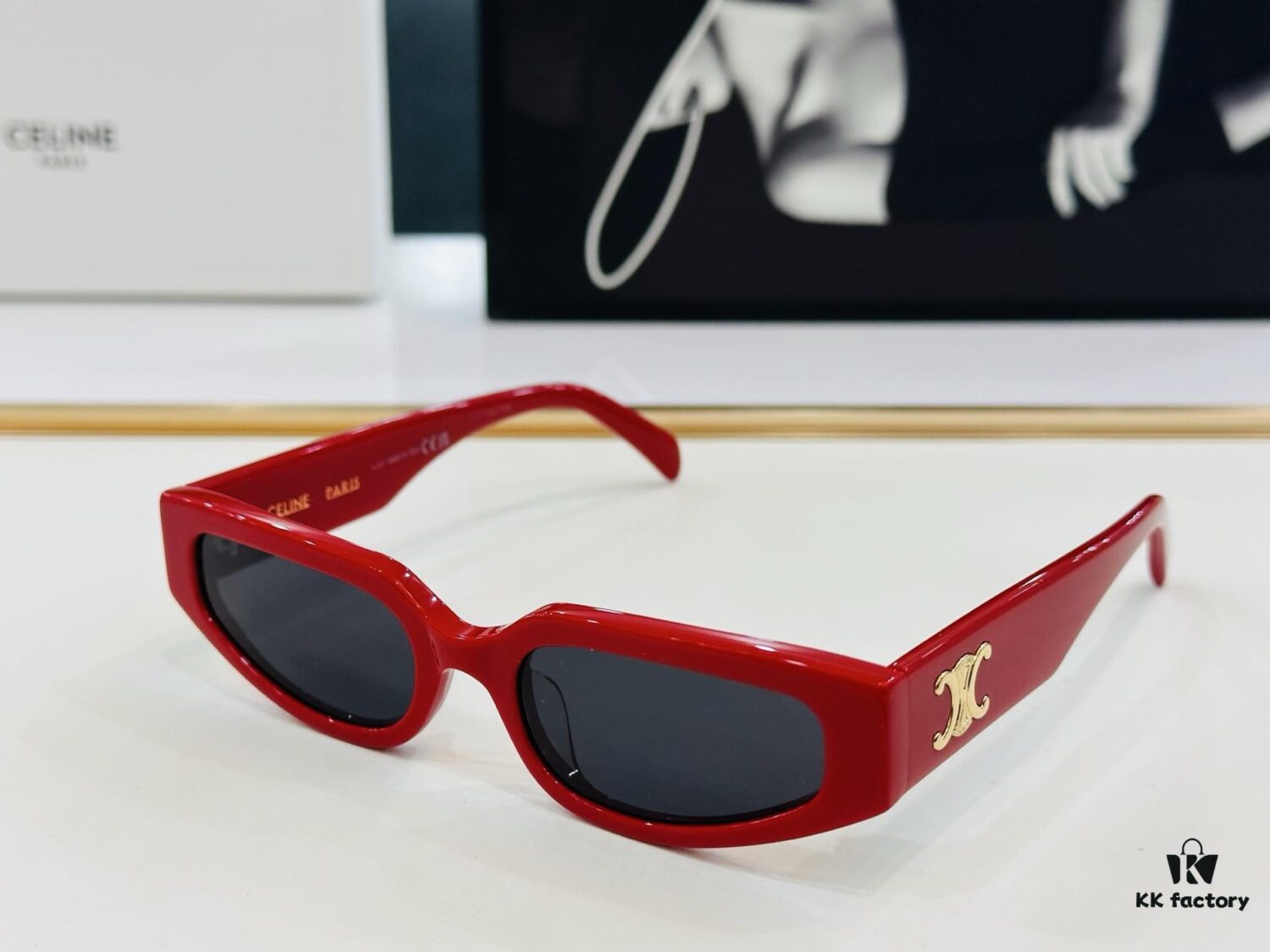 6931fa913a89a121ed54b761 CELINE CL40269U Size: 54-19-135, Consistently Popular Unisex Style, European-American Design, High Gloss Finish, Premium Texture, Excellent Craftsmanship, Sunglasses