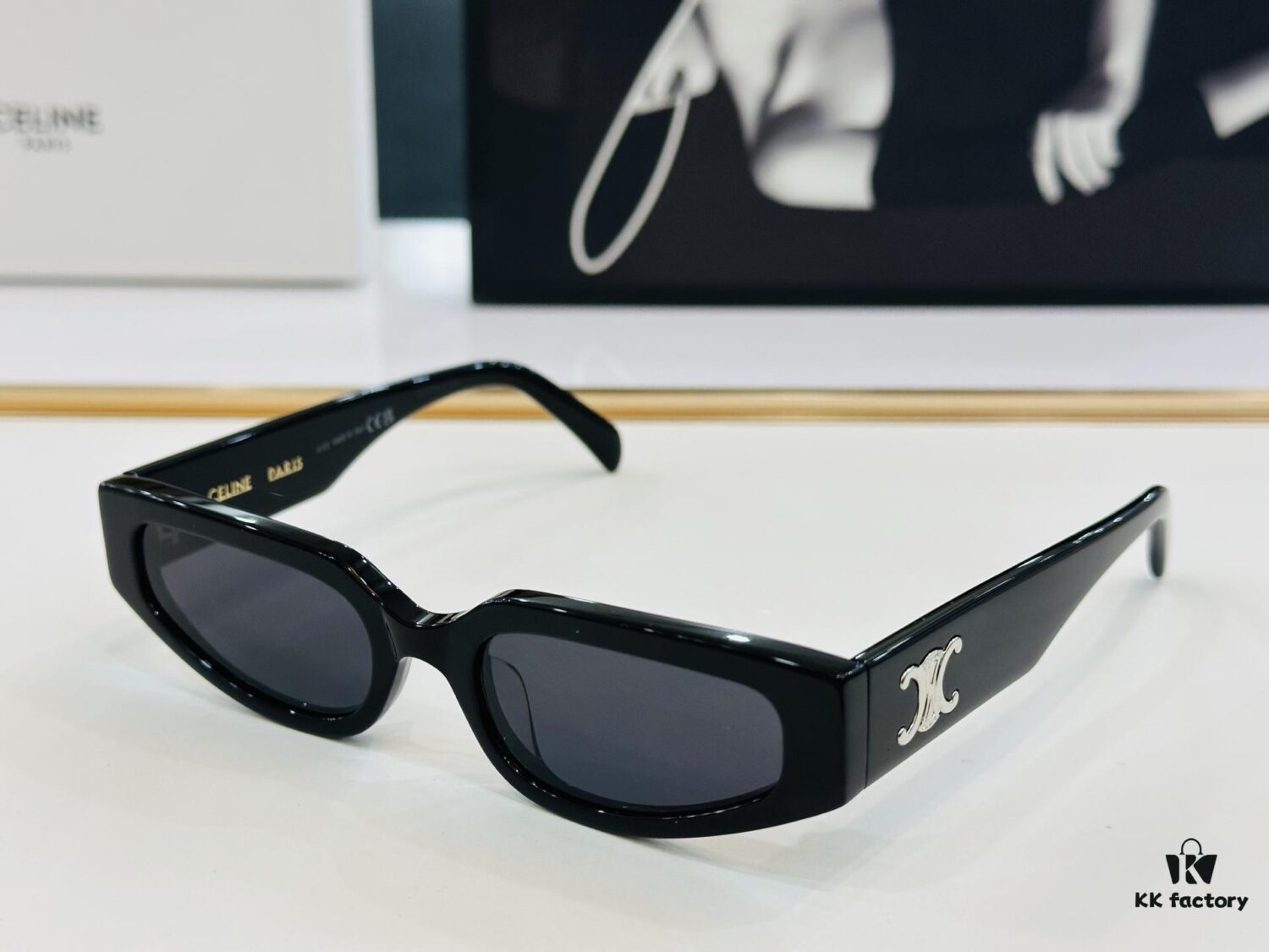 6931fa913a89a121ed54b762 CELINE CL40269U Size: 54-19-135, Consistently Popular Unisex Style, European-American Design, High Gloss Finish, Premium Texture, Excellent Craftsmanship, Sunglasses