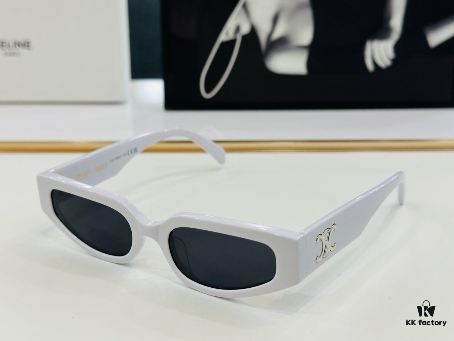 6931fa913a89a121ed54b765 CELINE CL40269U Size: 54-19-135, Consistently Popular Unisex Style, European-American Design, High Gloss Finish, Premium Texture, Excellent Craftsmanship, Sunglasses