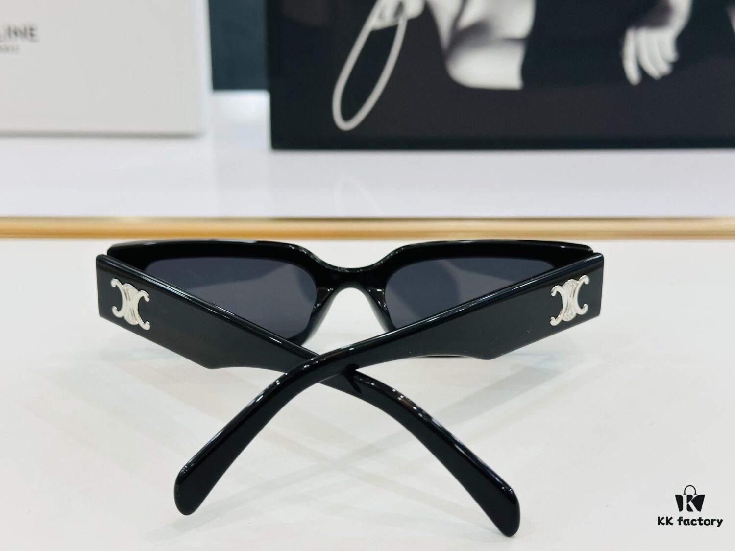 6931fa913a89a121ed54b767 CELINE CL40269U Size: 54-19-135, Consistently Popular Unisex Style, European-American Design, High Gloss Finish, Premium Texture, Excellent Craftsmanship, Sunglasses