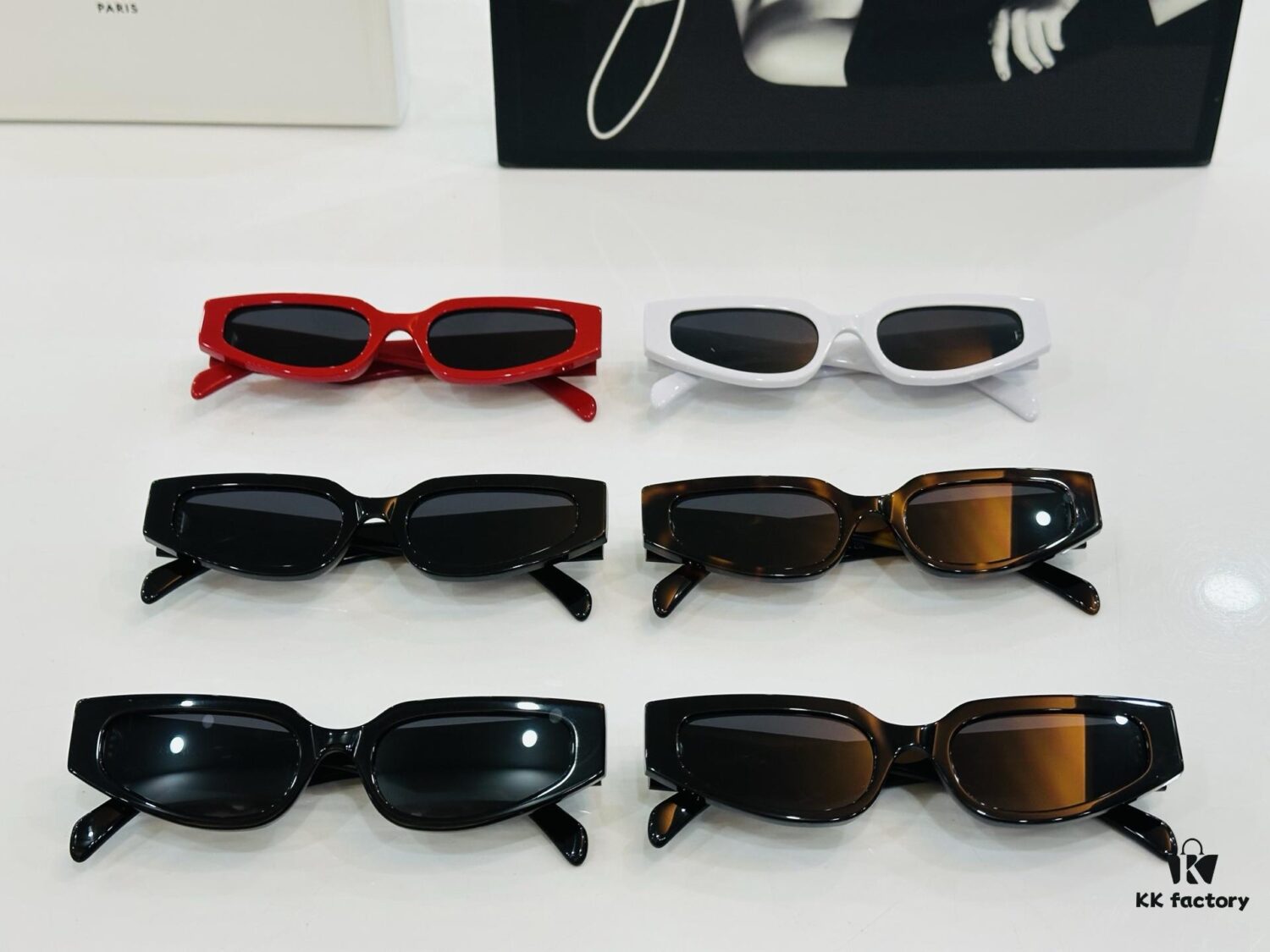 6931fa923a89a121ed54b768 CELINE CL40269U Size: 54-19-135, Consistently Popular Unisex Style, European-American Design, High Gloss Finish, Premium Texture, Excellent Craftsmanship, Sunglasses