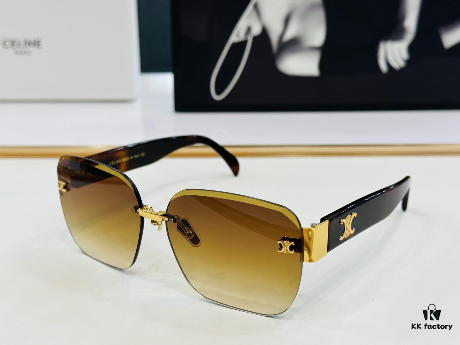 6931fa923a89a121ed54b76a CELINE CL8031 Size: 59×13-146 Classic Best-Selling Unisex Sunglasses with Excellent Luster and Premium Craftsmanship