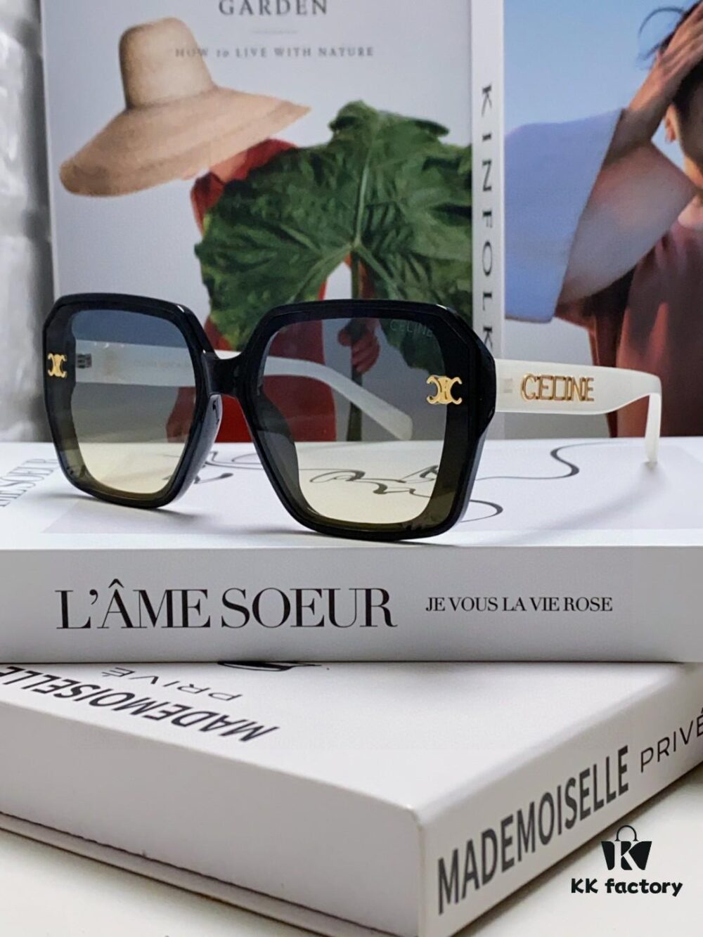 6931fa9e3a89a121ed54b810 CELINE Red Book Popular Metal-Decorated Logo Simple Frame Sunglasses