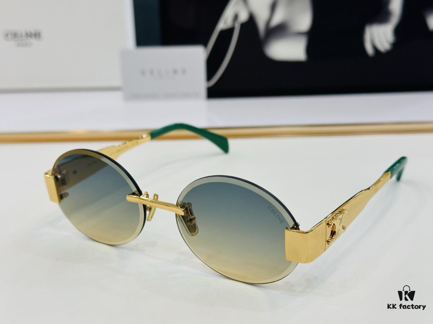 CELINE CL42121U Size 56□17-142, Popular Unisex Sunglasses with Excellent Shine and Premium Texture, XL Craftsmanship