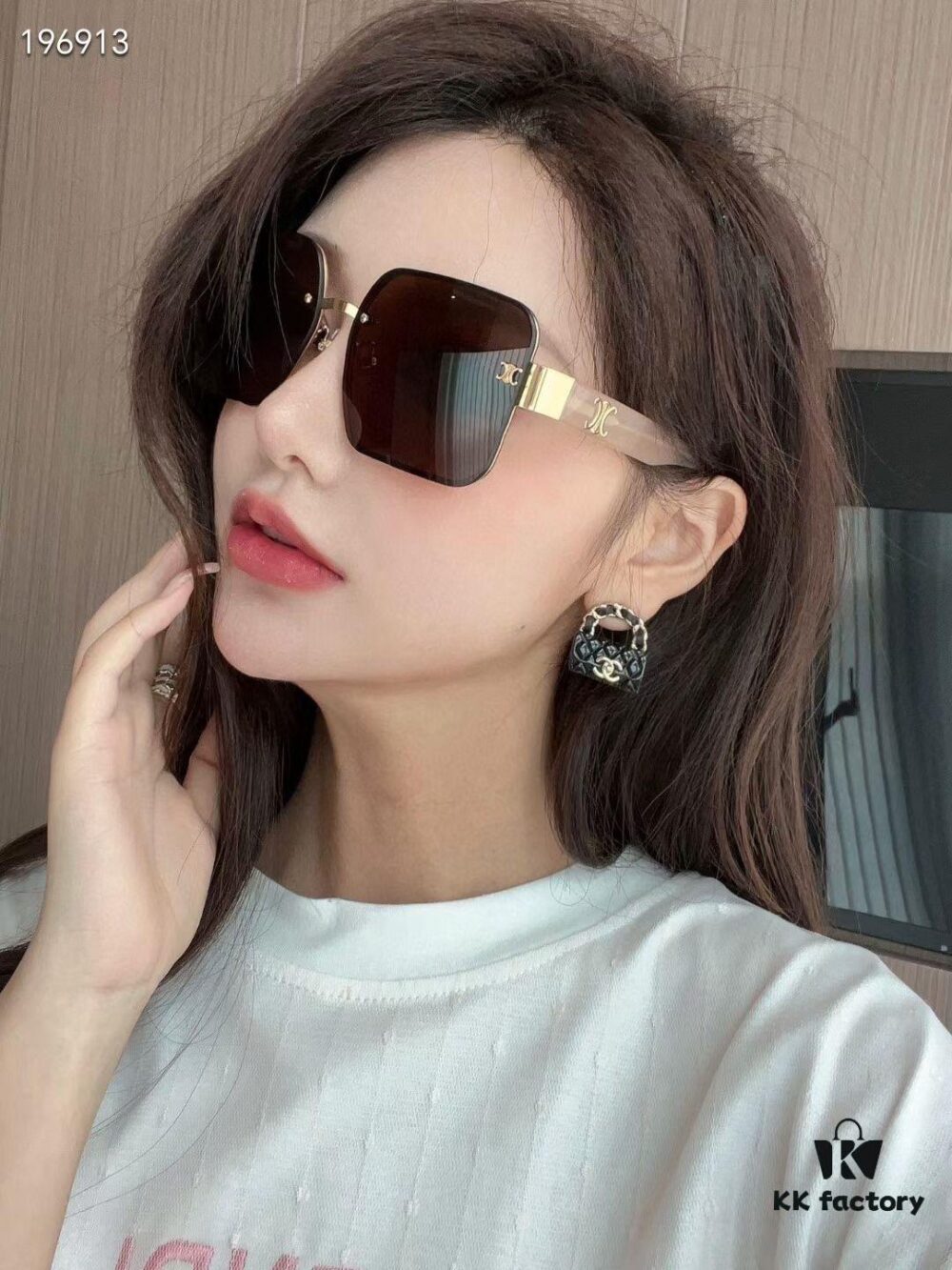 6931fb3f3a89a121ed54bf4c CELINE CL 40238 Sunglasses