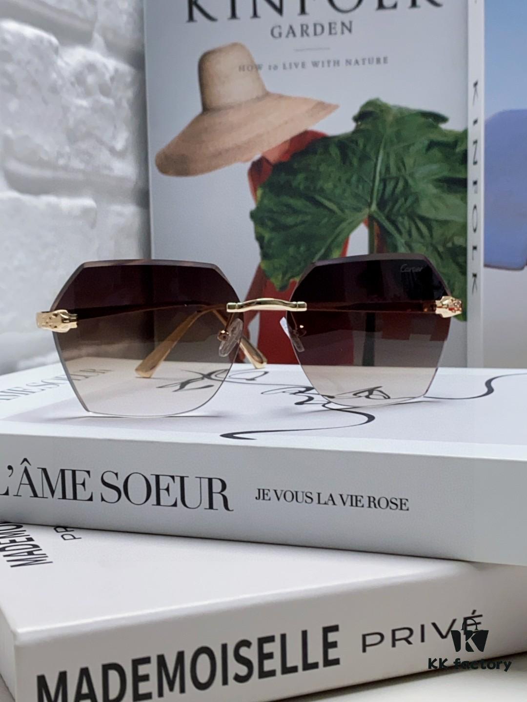 6931fb573a89a121ed54c085 Cartier 2025 New Unisex Cat-Eye Sunglasses for Women, Classic Leopard-Print Temples 🐆, Diamond-Cut Edges, Premium Gradient Lenses, Oversized Frame