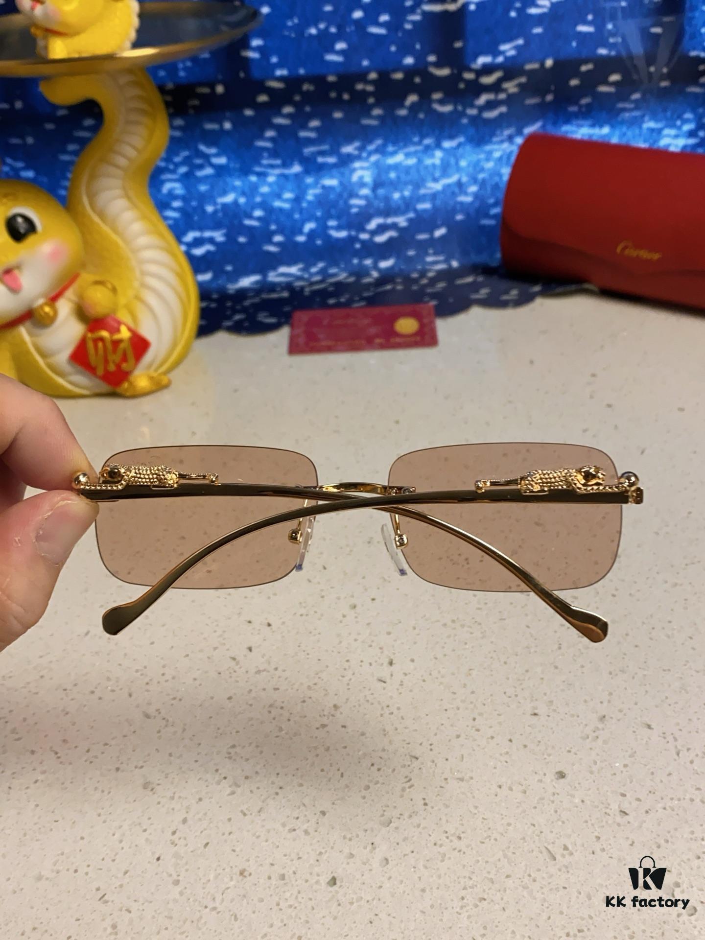Cartier 2025 New Arrival Official Website 1:1 Minimalist Luxury Sunglasses with Iconic Leopard Logo on Temple