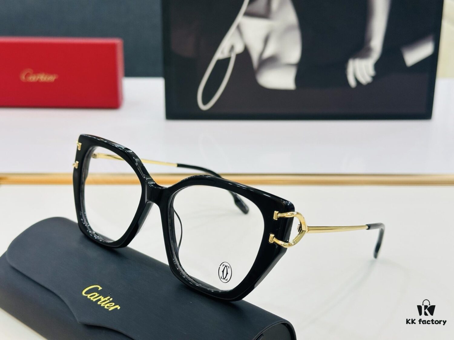 6931fb963a89a121ed54c3c4 Cartier CT0530S Size: 56□17-145 Universal Frame Shape Suits All Face Types Minimalist and Elegant Fashionable Unisex Sunglasses