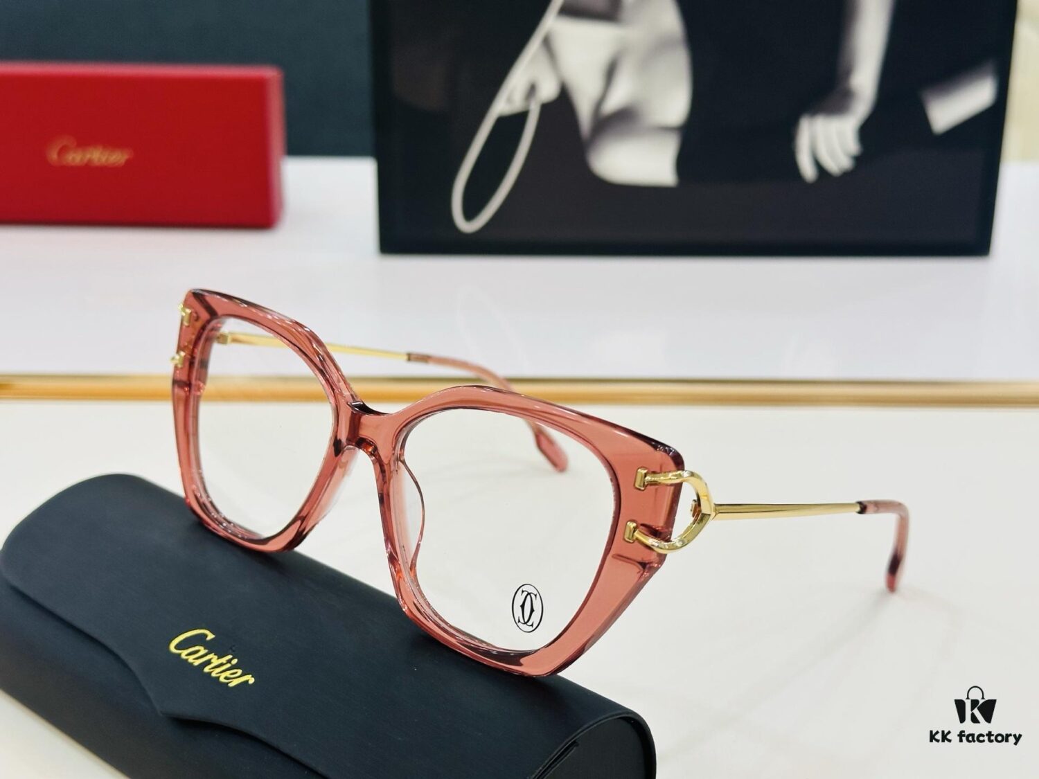 6931fb963a89a121ed54c3c5 Cartier CT0530S Size: 56□17-145 Universal Frame Shape Suits All Face Types Minimalist and Elegant Fashionable Unisex Sunglasses