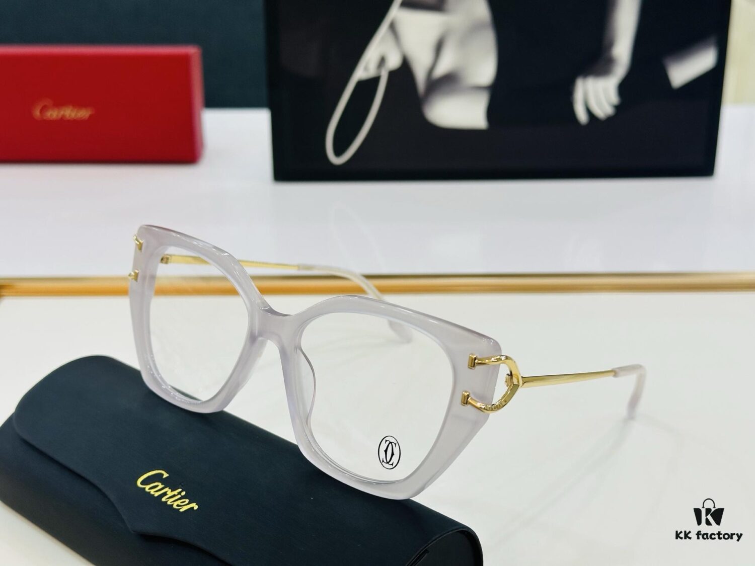 6931fb963a89a121ed54c3c8 Cartier CT0530S Size: 56□17-145 Universal Frame Shape Suits All Face Types Minimalist and Elegant Fashionable Unisex Sunglasses