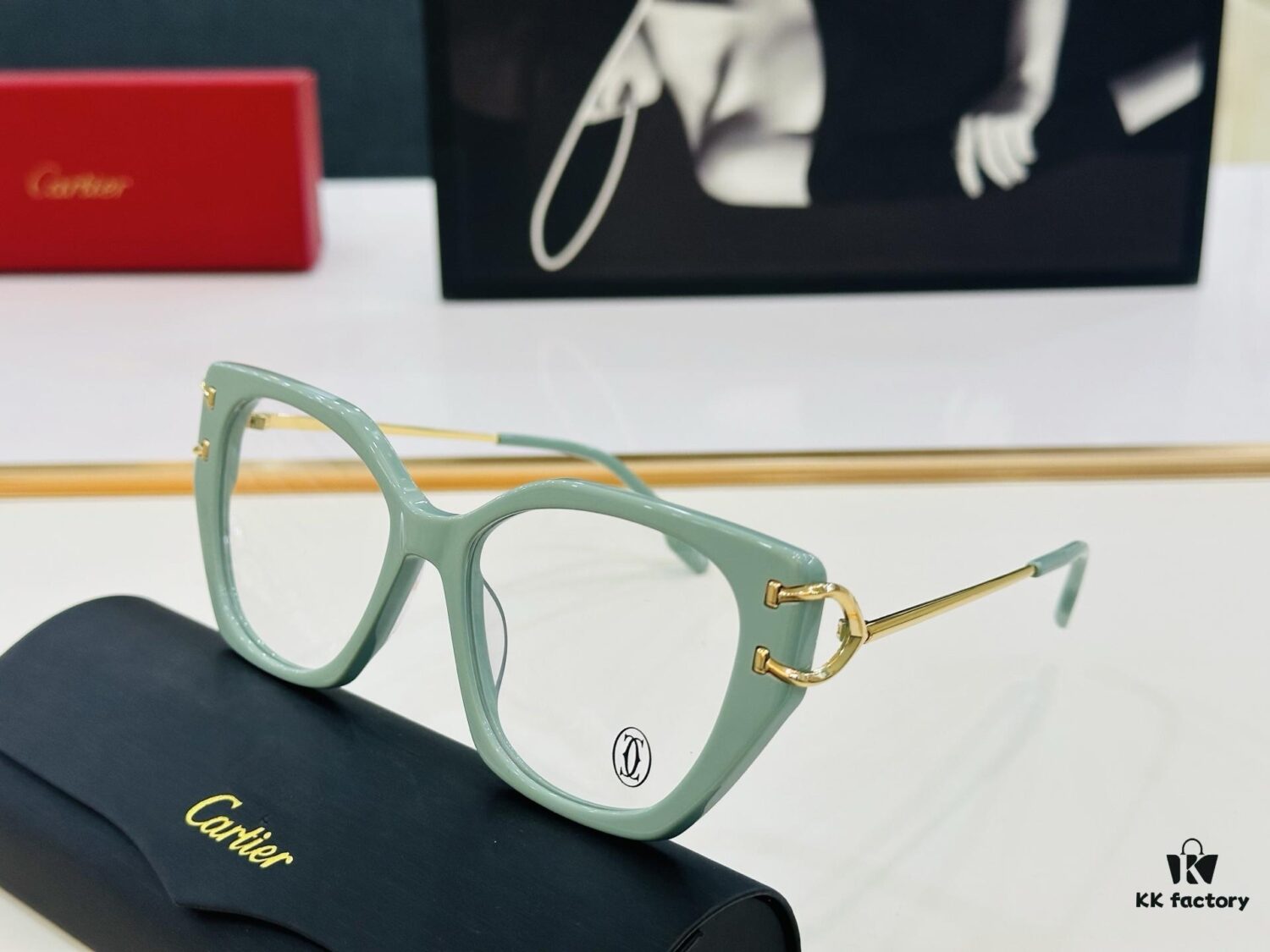 6931fb963a89a121ed54c3c9 Cartier CT0530S Size: 56□17-145 Universal Frame Shape Suits All Face Types Minimalist and Elegant Fashionable Unisex Sunglasses