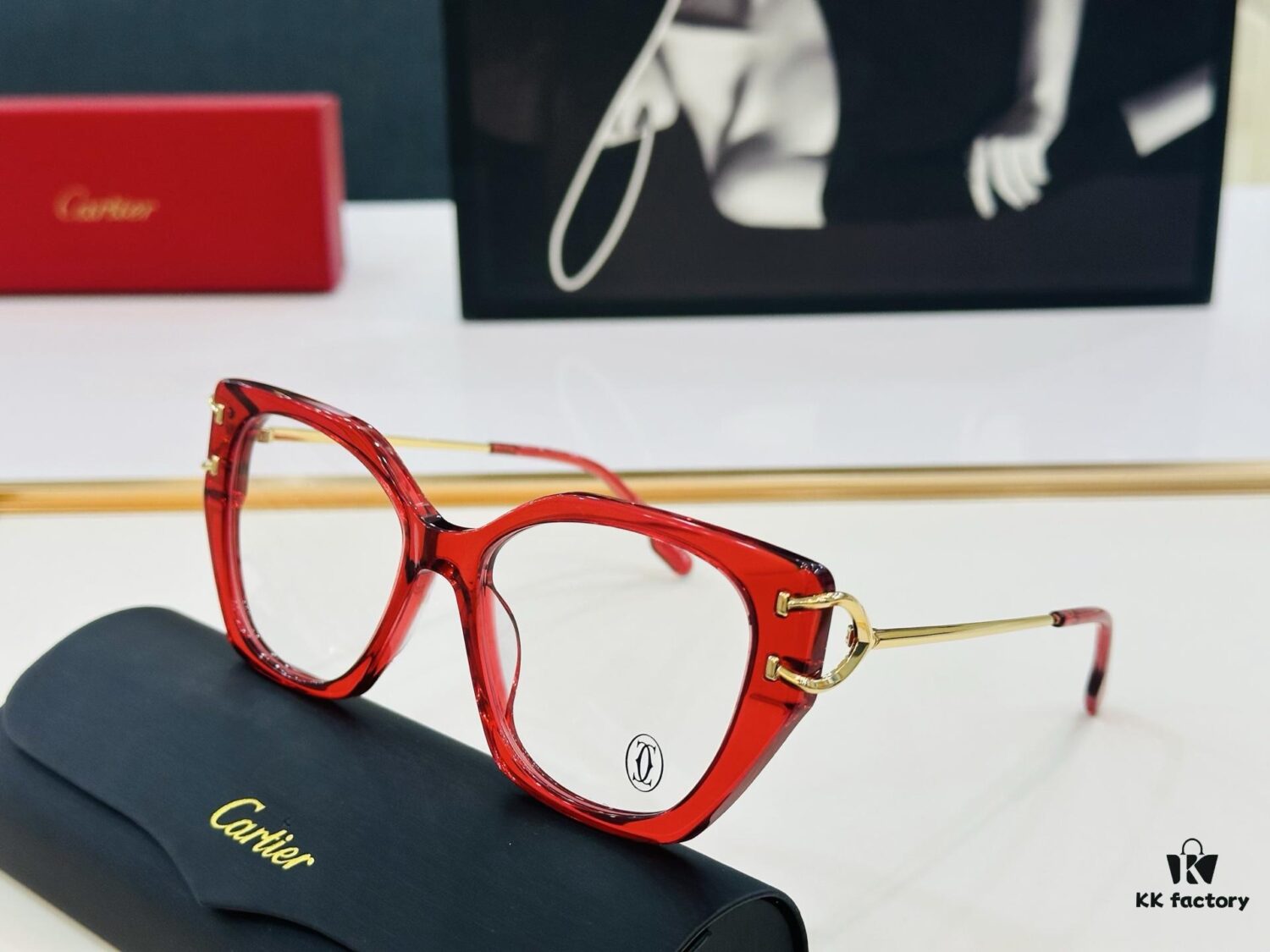 6931fb963a89a121ed54c3ca Cartier CT0530S Size: 56□17-145 Universal Frame Shape Suits All Face Types Minimalist and Elegant Fashionable Unisex Sunglasses
