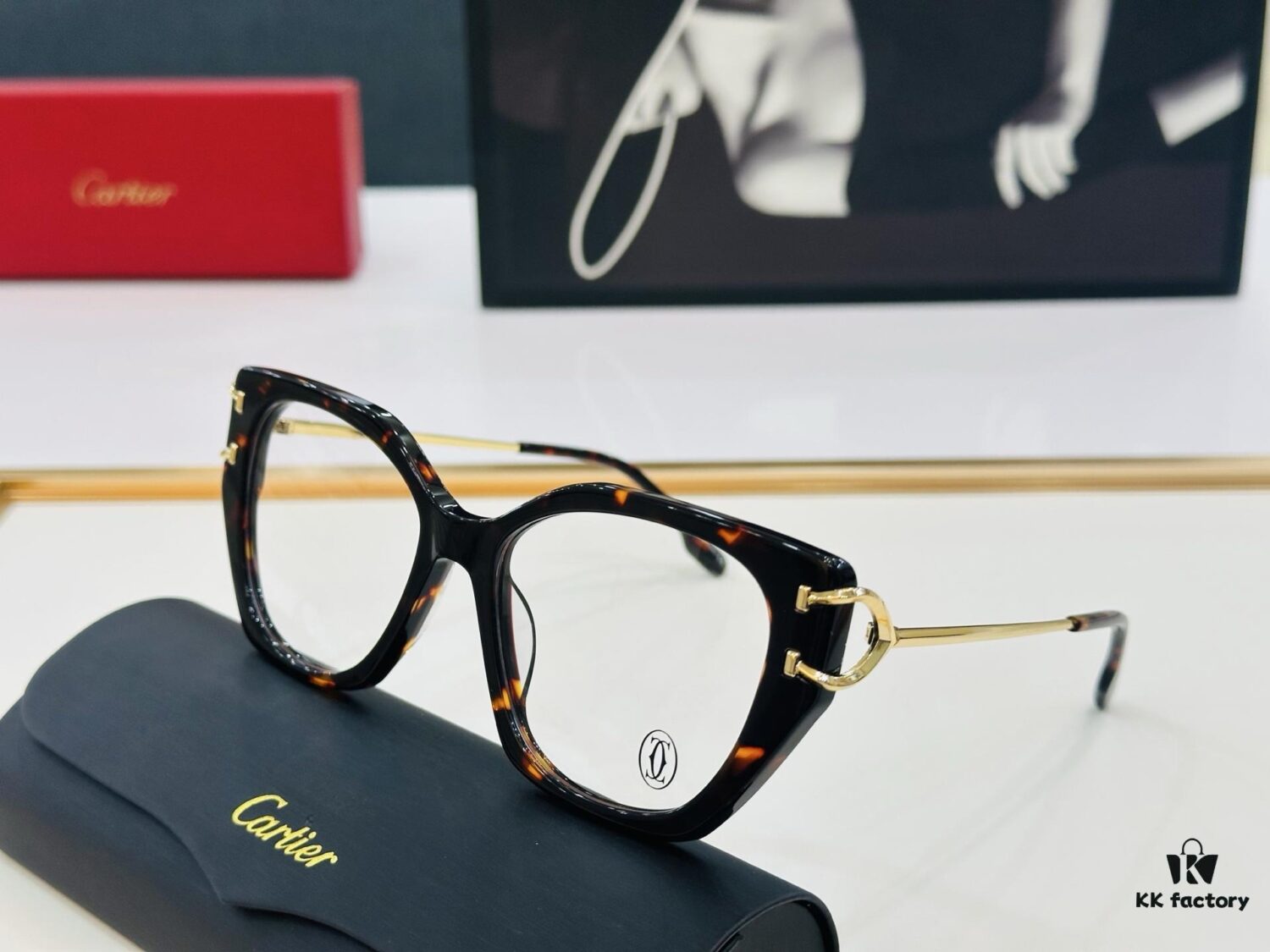 6931fb963a89a121ed54c3cb Cartier CT0530S Size: 56□17-145 Universal Frame Shape Suits All Face Types Minimalist and Elegant Fashionable Unisex Sunglasses