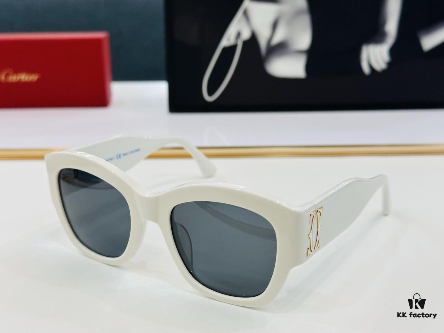 6931fbab3a89a121ed54c4f2 Cartier - ESW00568 Size: 52□21-135 Unisex Stylish Oversized Sunglasses, Universal Frame Fit, Minimalist and Elegant Design, Fashionable and Casual