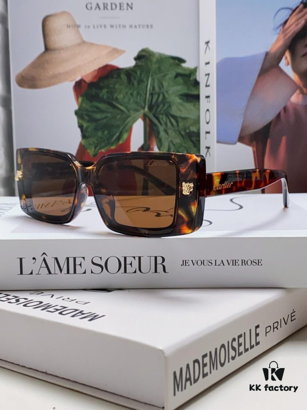 6931fc193a89a121ed54ca28 Cartier Unisex Sunglasses, Timeless Leopard Logo Design, Simple and Elegant Frame, Universal Fit for All Face Shapes