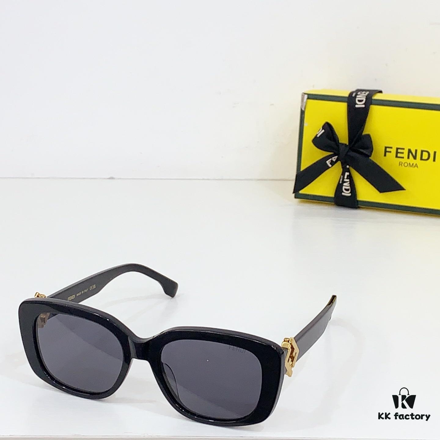 6931fcaa3a89a121ed54d196 135 FENDI MOD: FE40138I Size: 54□19-140 Sunglasses