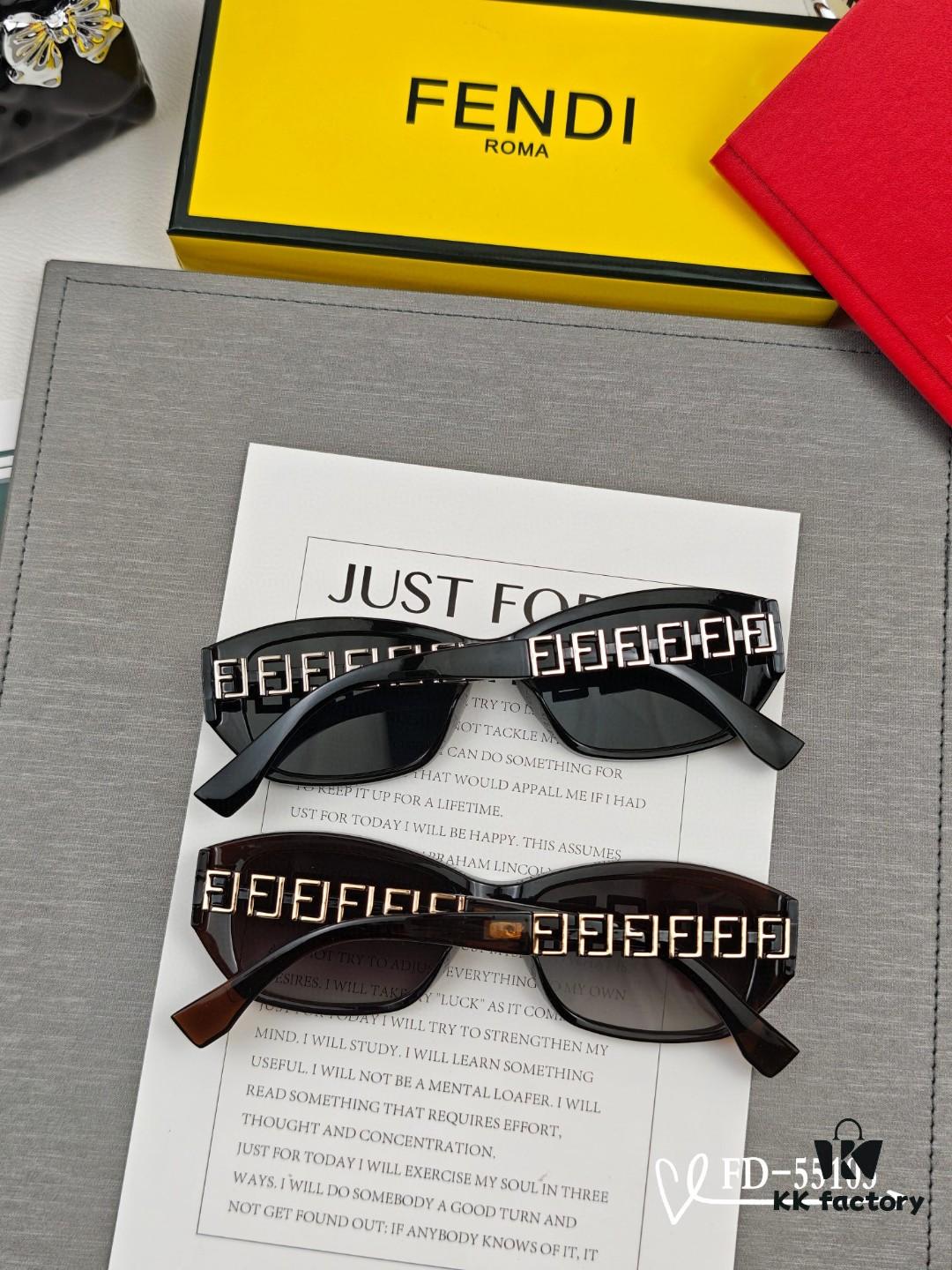 6931fcac3a89a121ed54d1b2 FENDI Italy | Polarized Sunglasses with TR90 Frame and Polarlite Lens