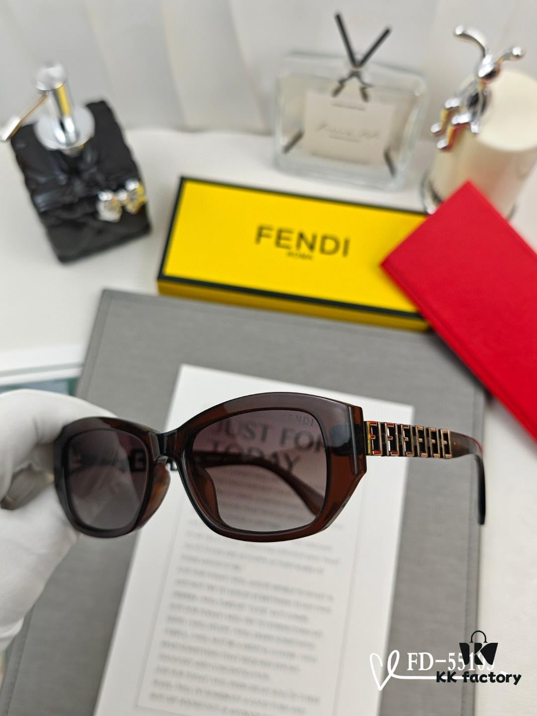 6931fcac3a89a121ed54d1b4 FENDI Italy | Polarized Sunglasses with TR90 Frame and Polarlite Lens
