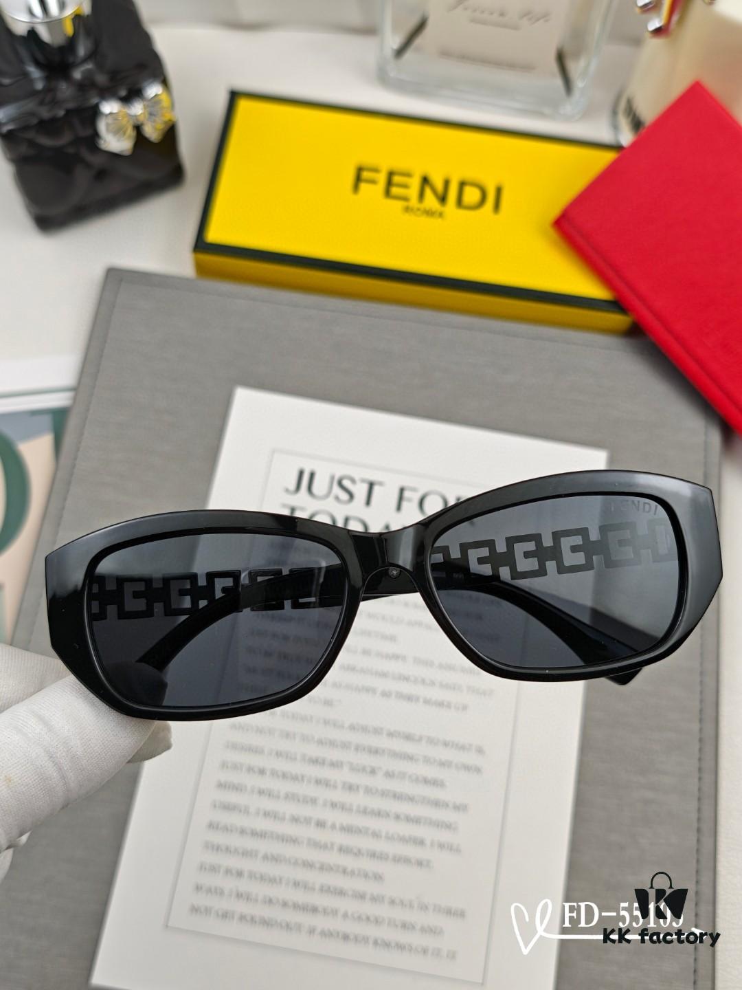 6931fcac3a89a121ed54d1b5 FENDI Italy | Polarized Sunglasses with TR90 Frame and Polarlite Lens