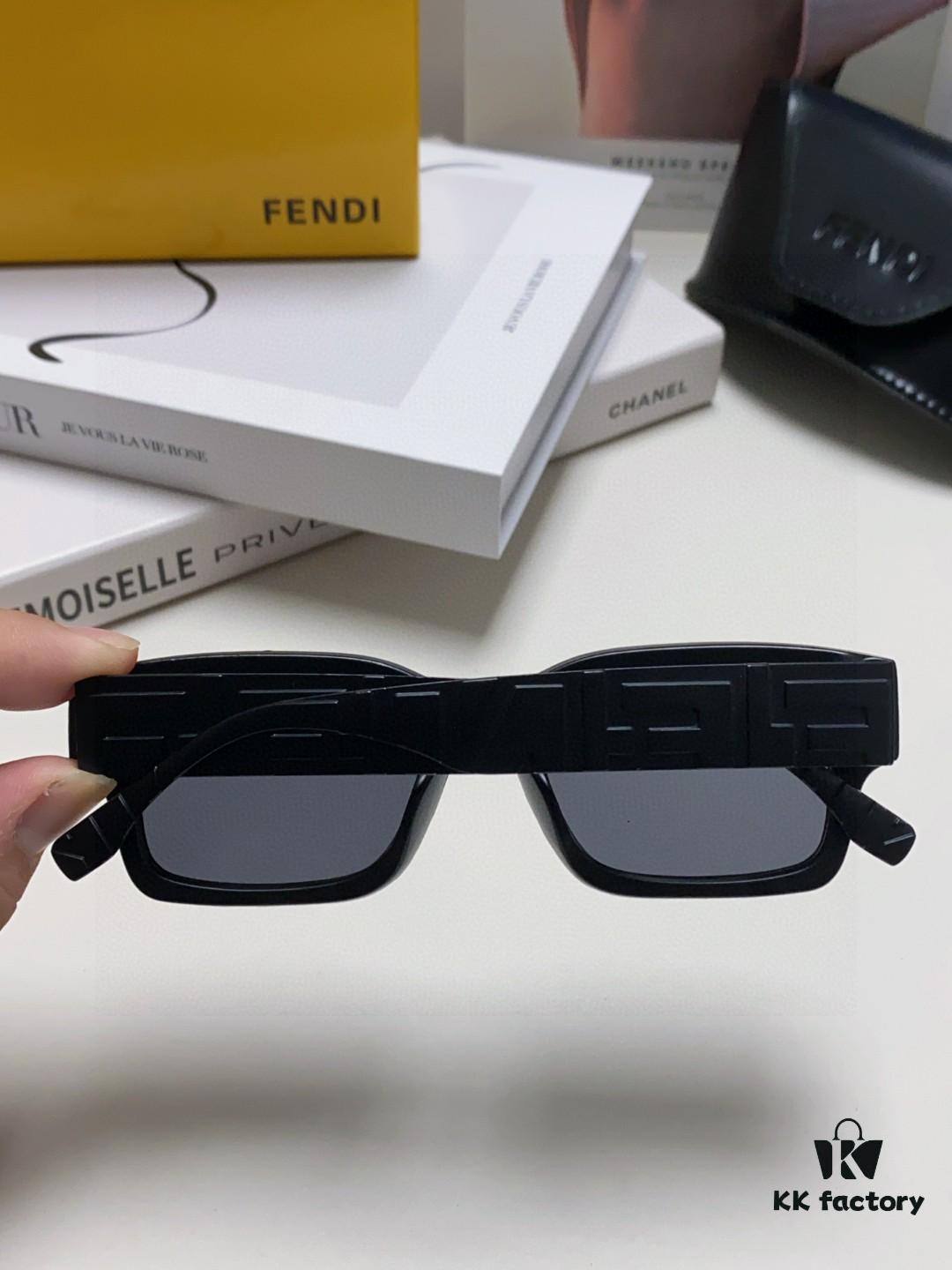 6931fcb03a89a121ed54d1bf FENDI 2025 New Square Sunglasses, Trendy Hip-Hop Style Alphabet Design, Instagram-Worthy Street Snap Shades