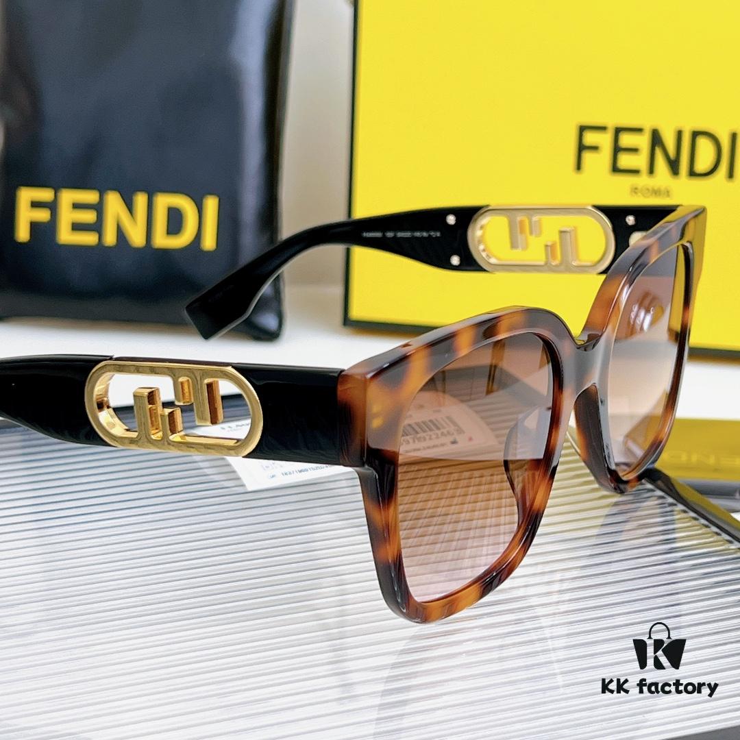 6931fcb73a89a121ed54d221 125 Fendi High Version Mod: FE40063I Size: 52-21-145 Sunglasses