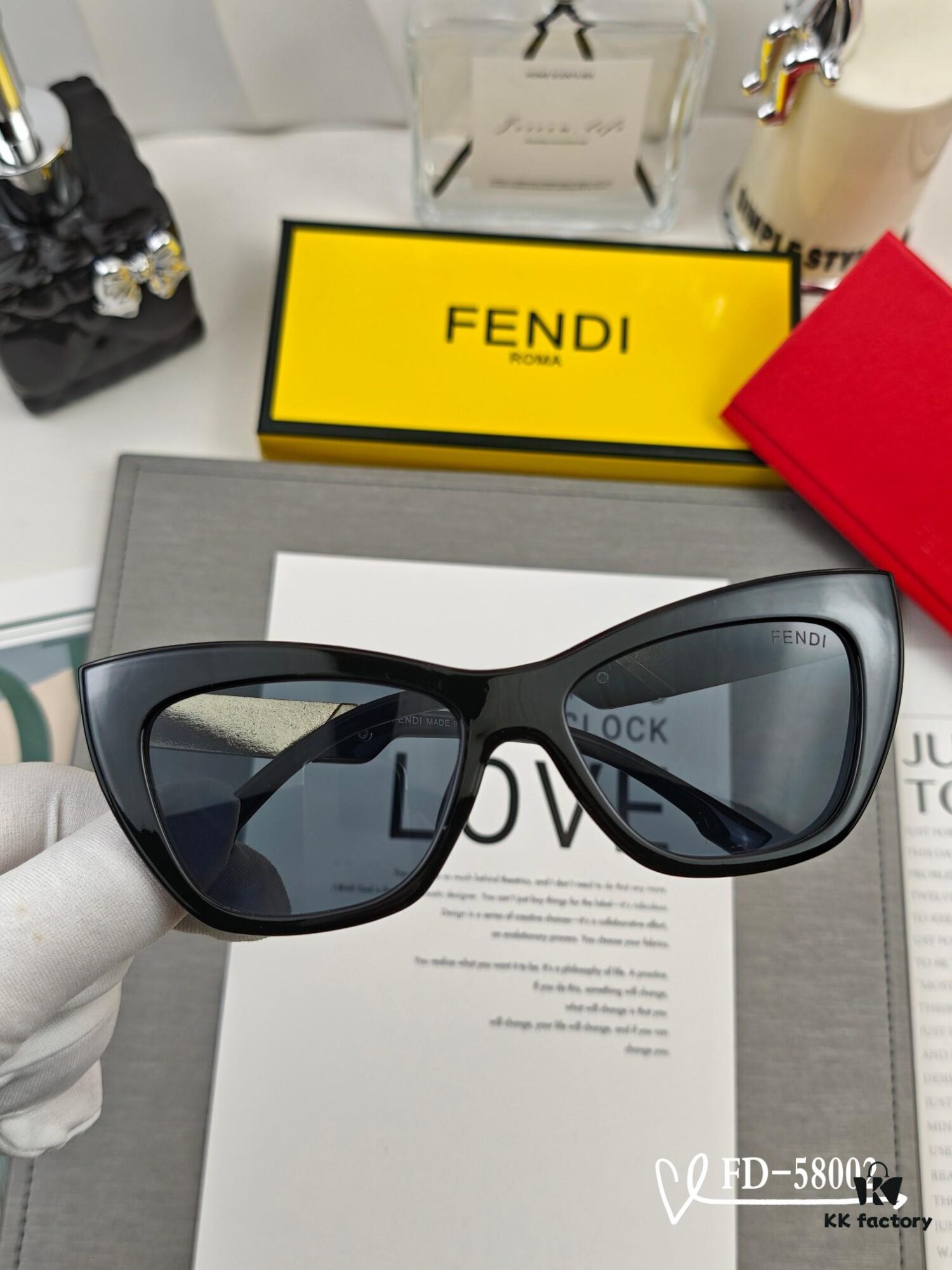 6931fcb83a89a121ed54d235 FENDI Italy | Polarized Sunglasses with TR90 Frame and POLAROID Lens