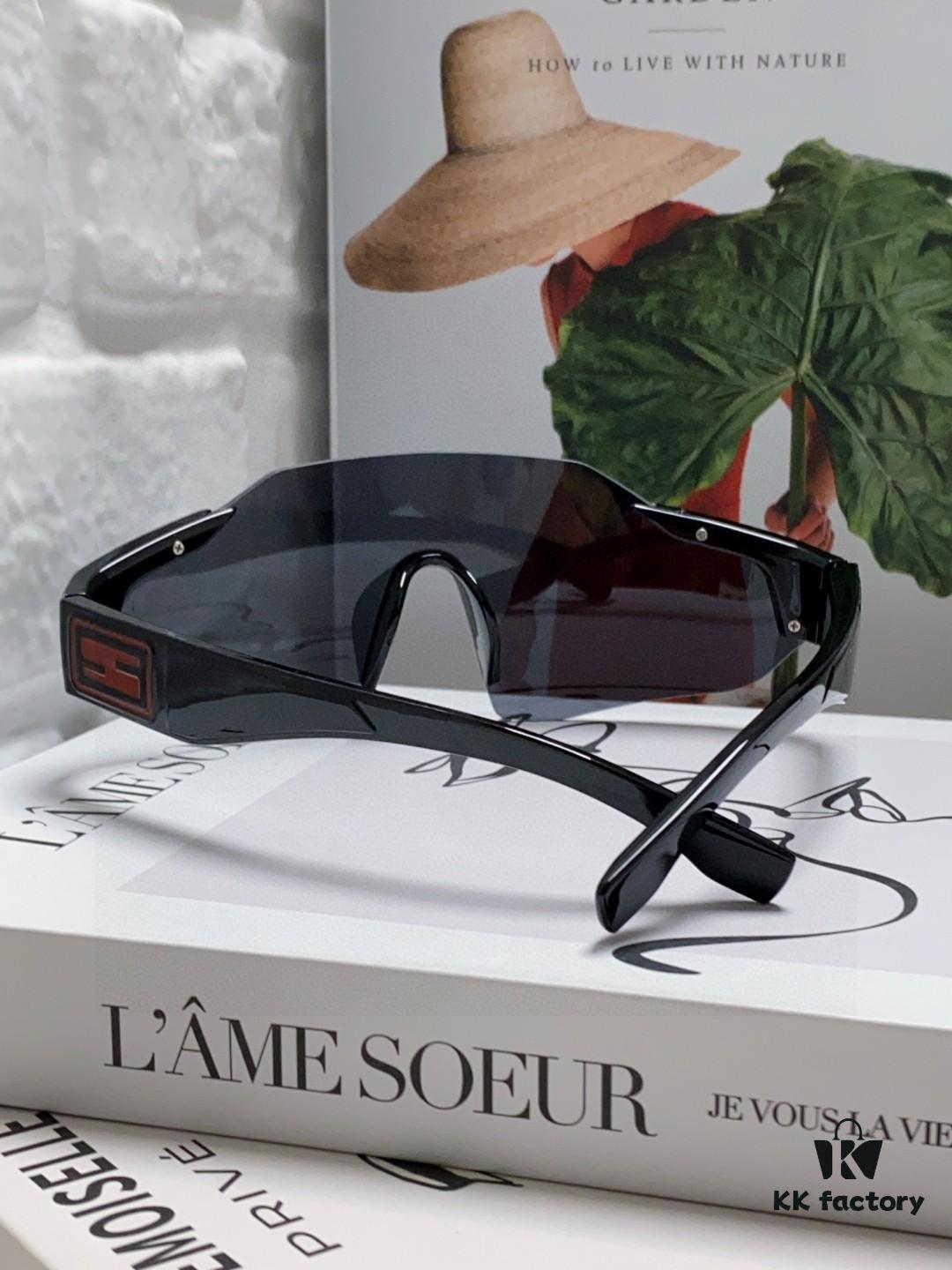 6931fcbb3a89a121ed54d25f Fendi Running Glasses for Cycling and Marathon Sports, Unisex Outdoor Windproof Sunglasses with Oversized Frame
