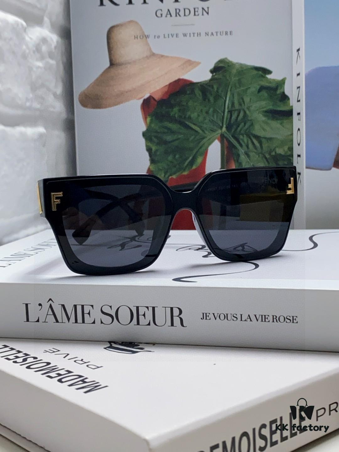 6931fcc33a89a121ed54d2c6 FENDI 2024 New Logo Design Minimalist Fashion Women's Sunglasses with Seamless Mirror Lenses