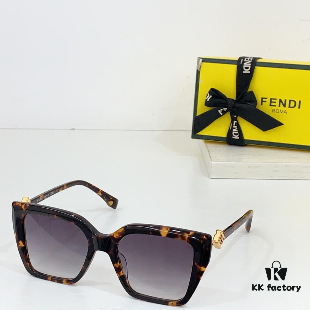 6931fcc43a89a121ed54d2cf 140 FENDI MODEL: FE40161I SIZE: 55□16-145 Sunglasses