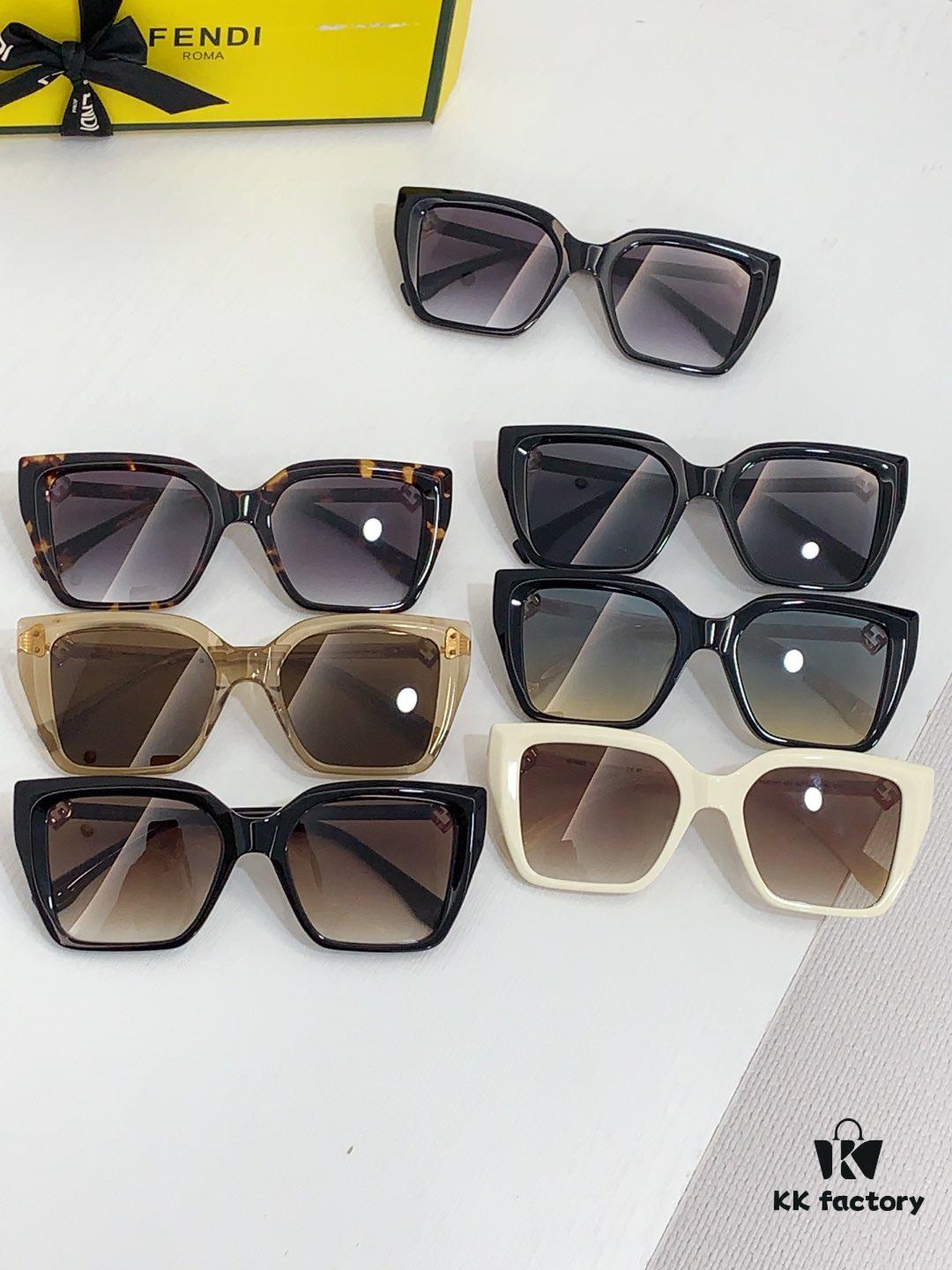 6931fcc43a89a121ed54d2d6 140 FENDI MODEL: FE40161I SIZE: 55□16-145 Sunglasses