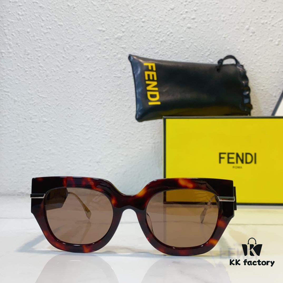 130 FENDI MOD: FE40097 SIZE: 53-22-140 Sunglasses