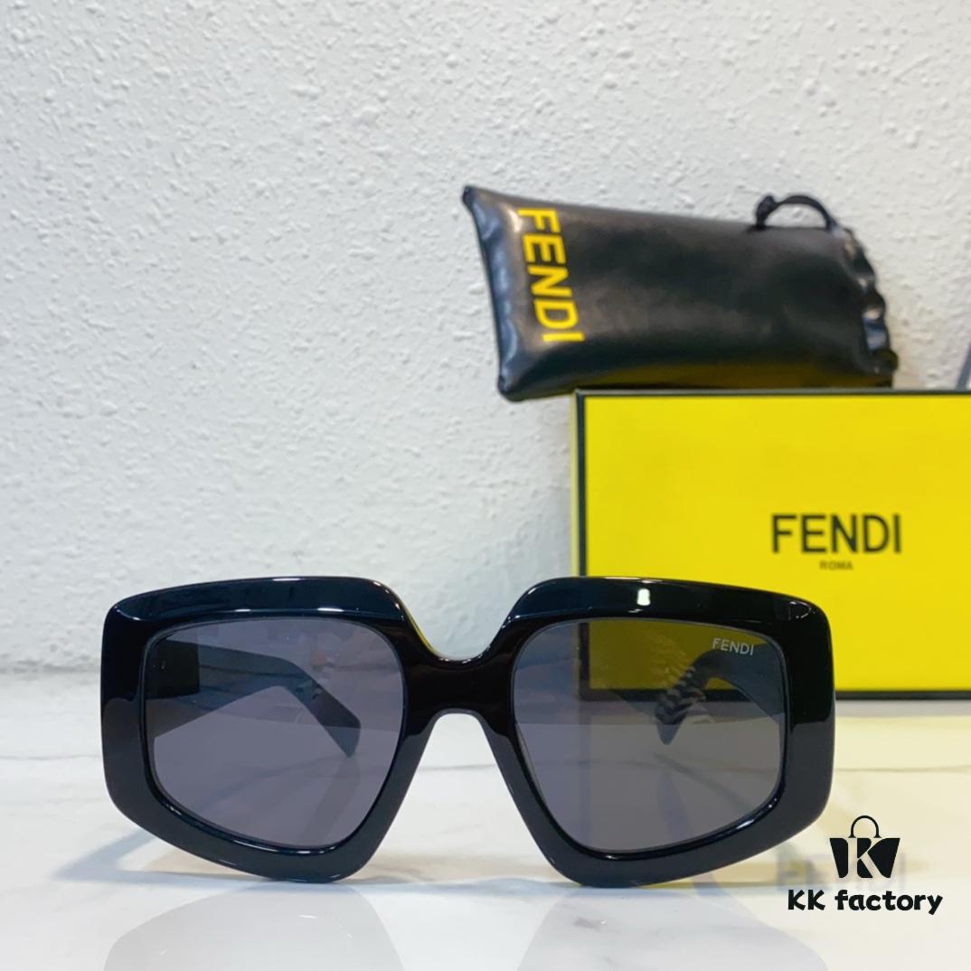 140 FENDI FE4079 Sunglasses