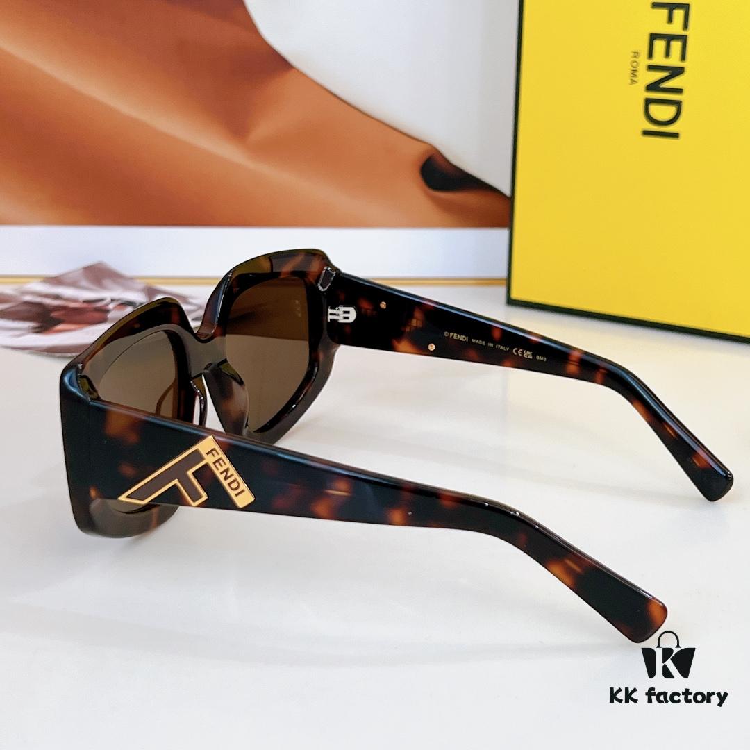 140 FENDI Mod: FE4079 Size: 54□21-142