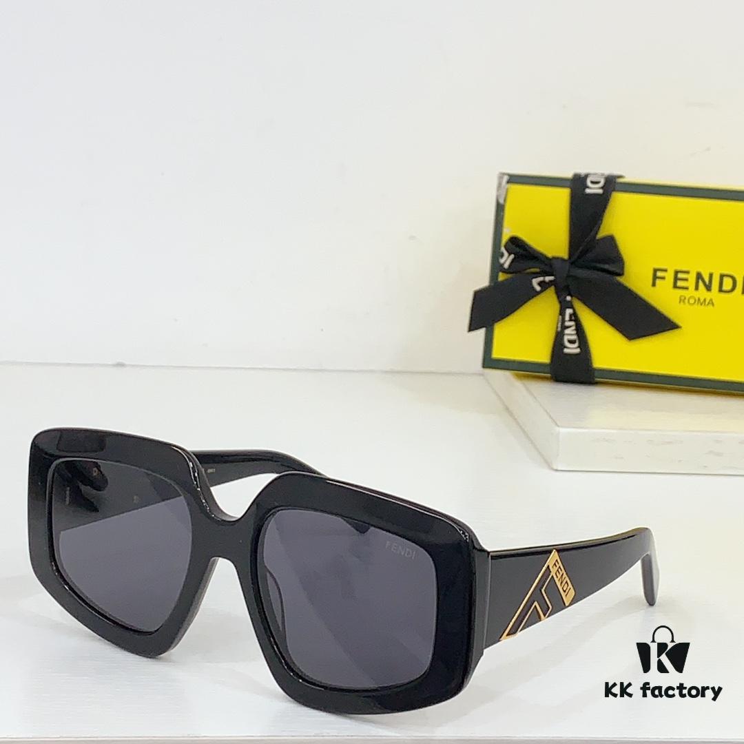 6931fcc93a89a121ed54d317 140 FENDI FE4079 Sunglasses, Size 54-21-142
