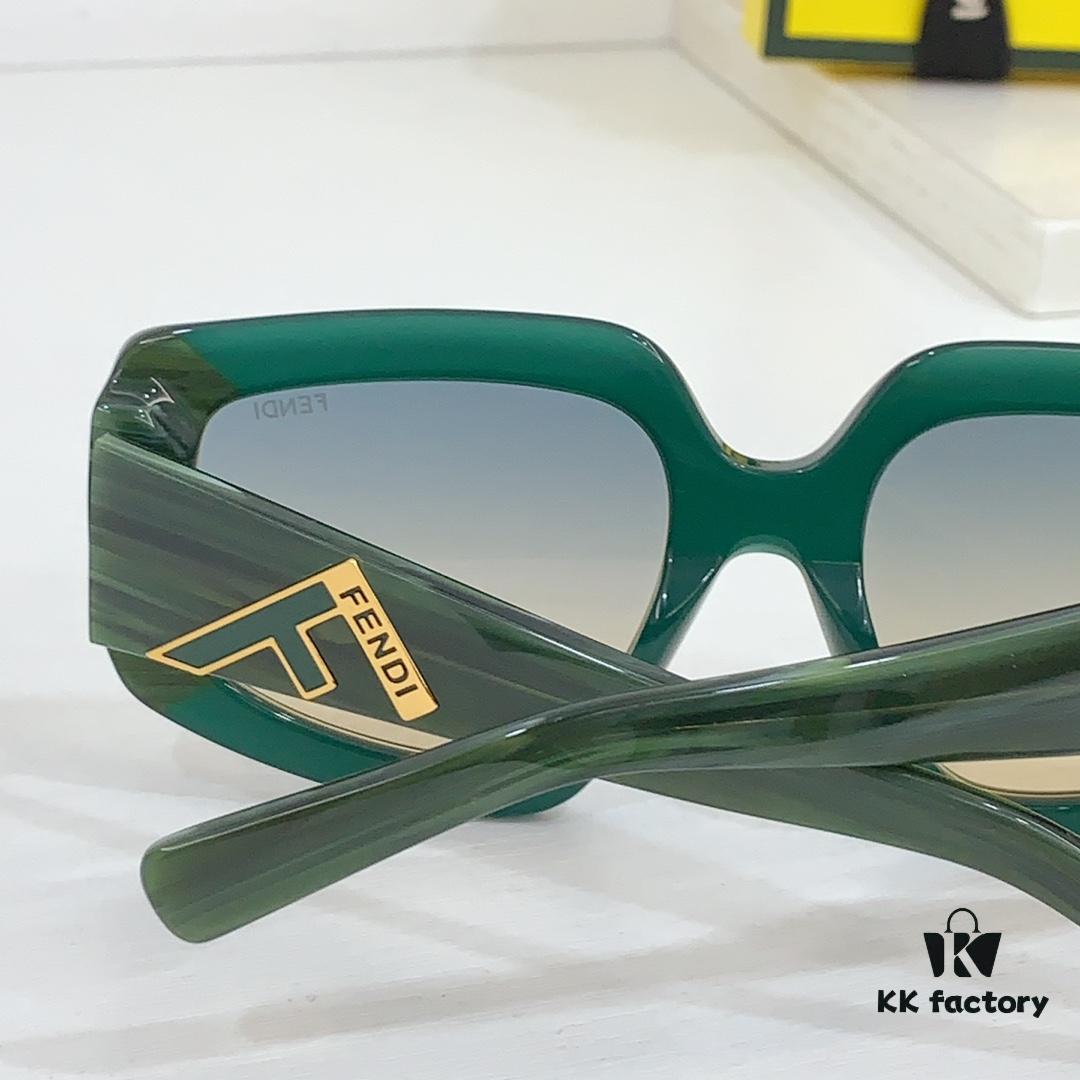 6931fcc93a89a121ed54d31c 140 FENDI FE4079 Sunglasses, Size 54-21-142