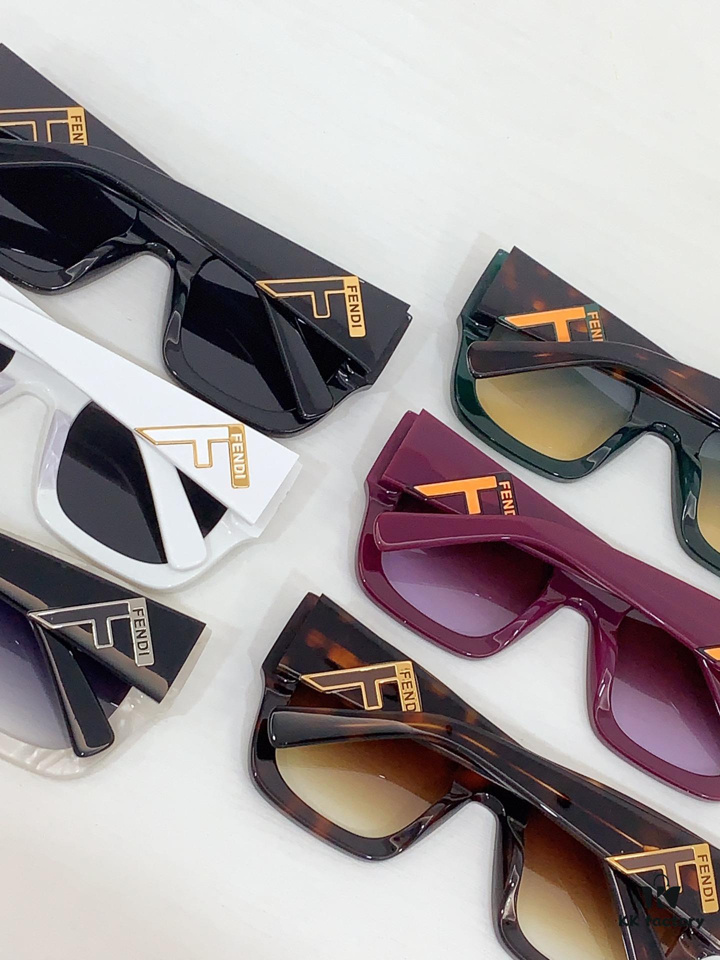 140 FENDI FE4080 Sunglasses, Size: 52-23-142