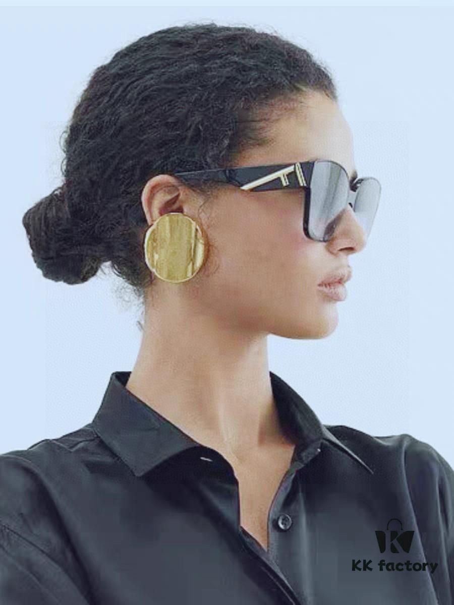 6931fccf3a89a121ed54d350 FENDI Fendi Newly Designed Logo, Minimalist and Stylish, Featuring Seamless Mirror Lenses