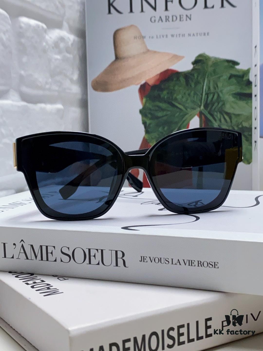 6931fccf3a89a121ed54d353 FENDI Fendi Newly Designed Logo, Minimalist and Stylish, Featuring Seamless Mirror Lenses