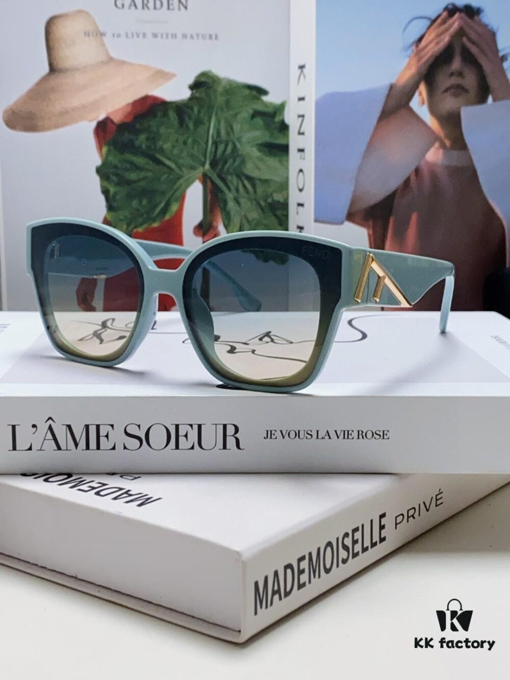 6931fcd03a89a121ed54d35c FENDI Fendi New Logo Design Minimalist Fashion Sunglasses with Seamless Mirror Lenses