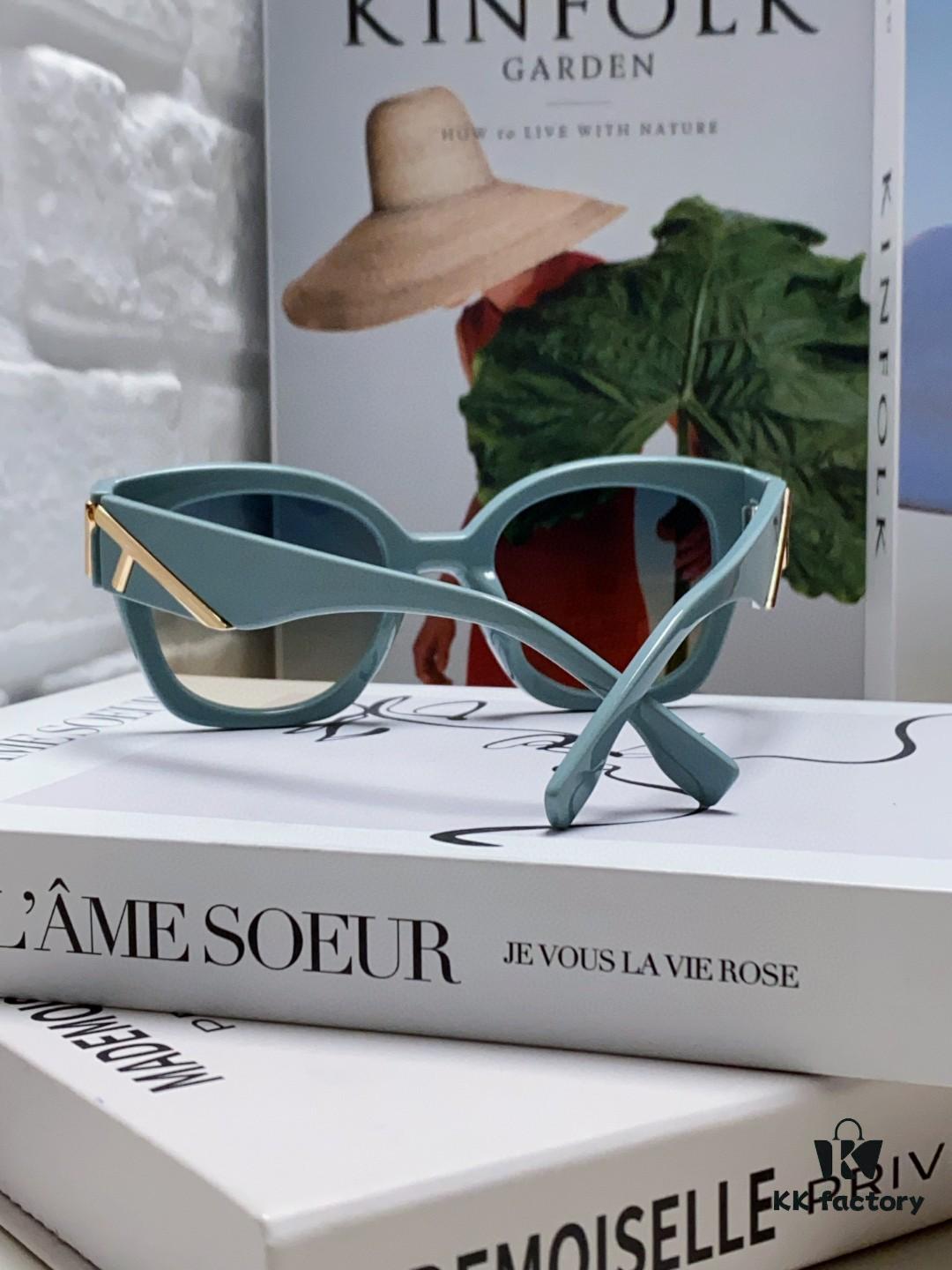 6931fcd03a89a121ed54d35e FENDI Fendi New Logo Design Minimalist Fashion Sunglasses with Seamless Mirror Lenses