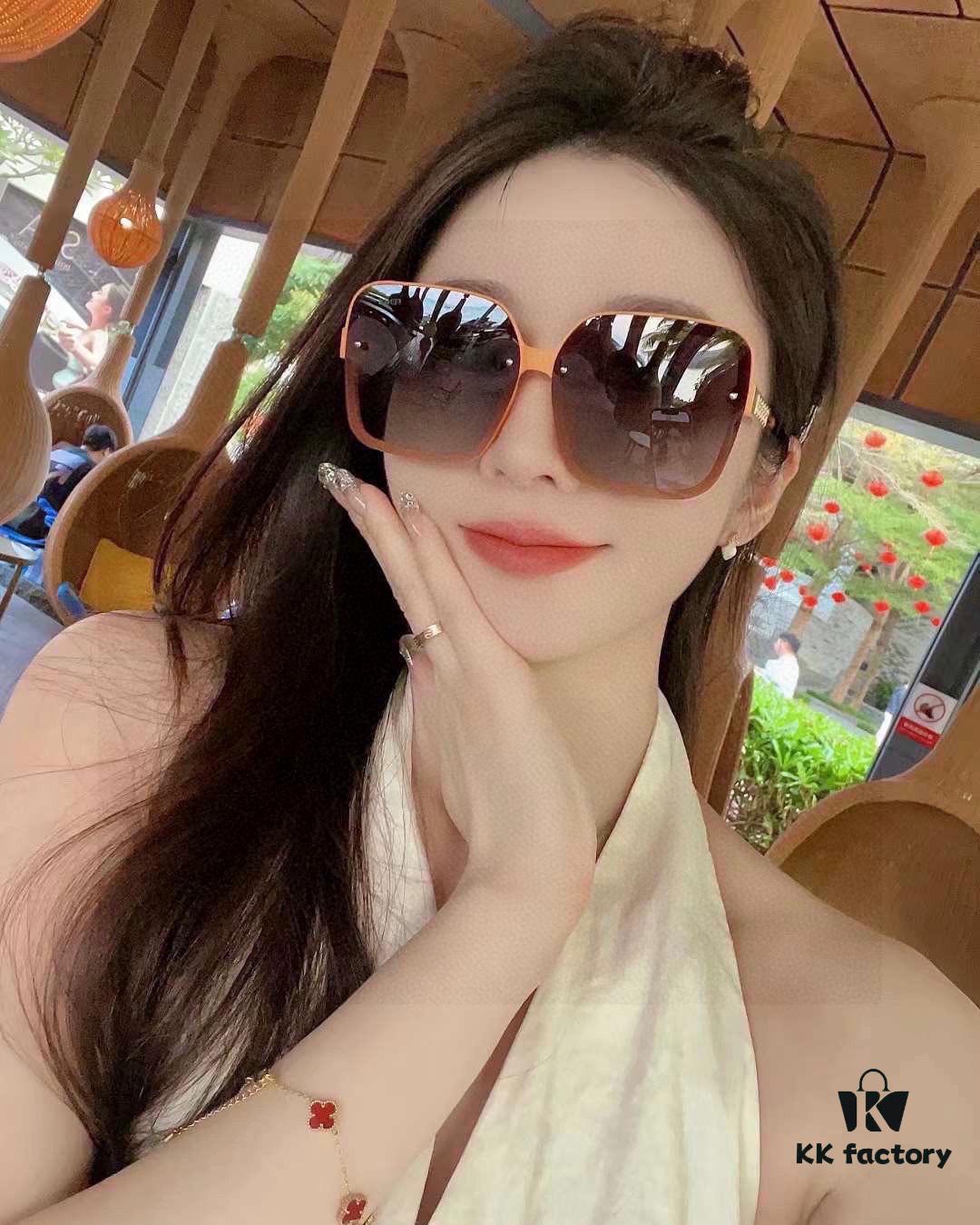 6931fcdb3a89a121ed54d3fa Fendi Women's Polarized Sunglasses, Fashionable Face-Framing Design, Luxury Style, Model 7233