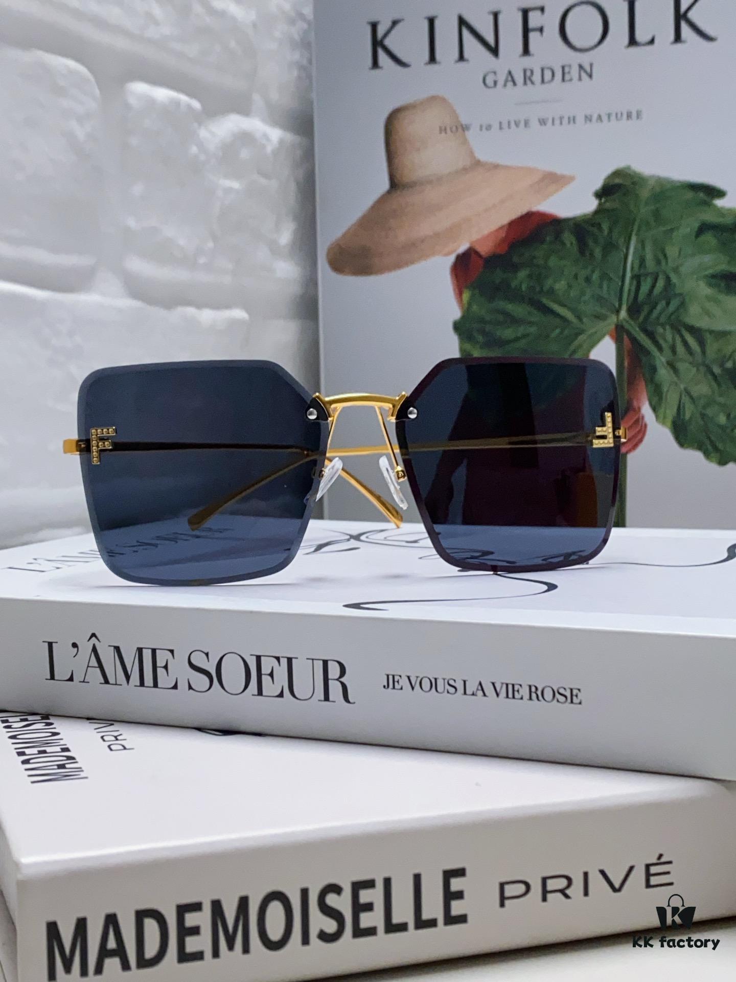 6931fcdd3a89a121ed54d40f Fendi 2024 New Arrival Exquisite F Diamond Metal Square Frameless Sunglasses Unisex UV Protection Shades FE4082US