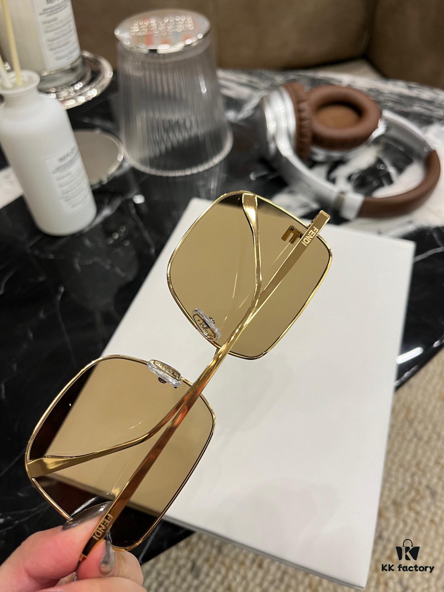 140 FENDI [FE4076U] Minimalist and Elegant Square Frame, Stylish Face-Framing Design with Mirror-Finished Full Rhinestone Letter Accents