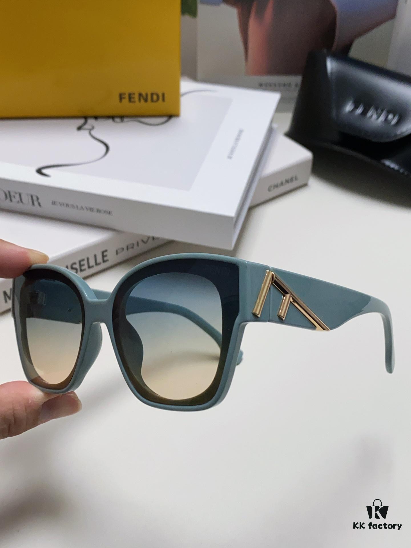 6931fce93a89a121ed54d4ae FENDI Fendi New Logo Design Minimalist Fashion Sunglasses with Zero-Curve Mirror Lenses