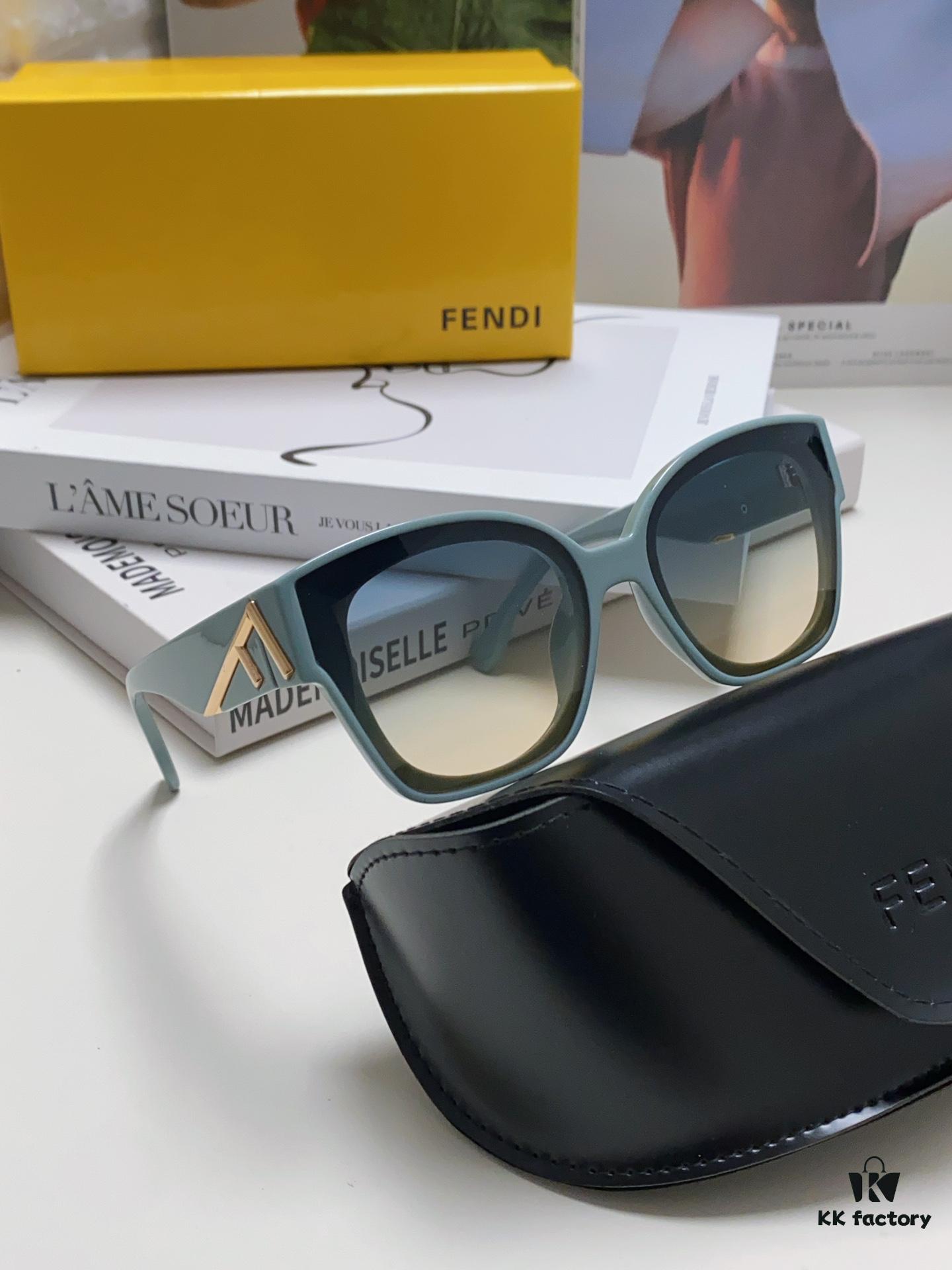 6931fce93a89a121ed54d4b0 FENDI Fendi New Logo Design Minimalist Fashion Sunglasses with Zero-Curve Mirror Lenses