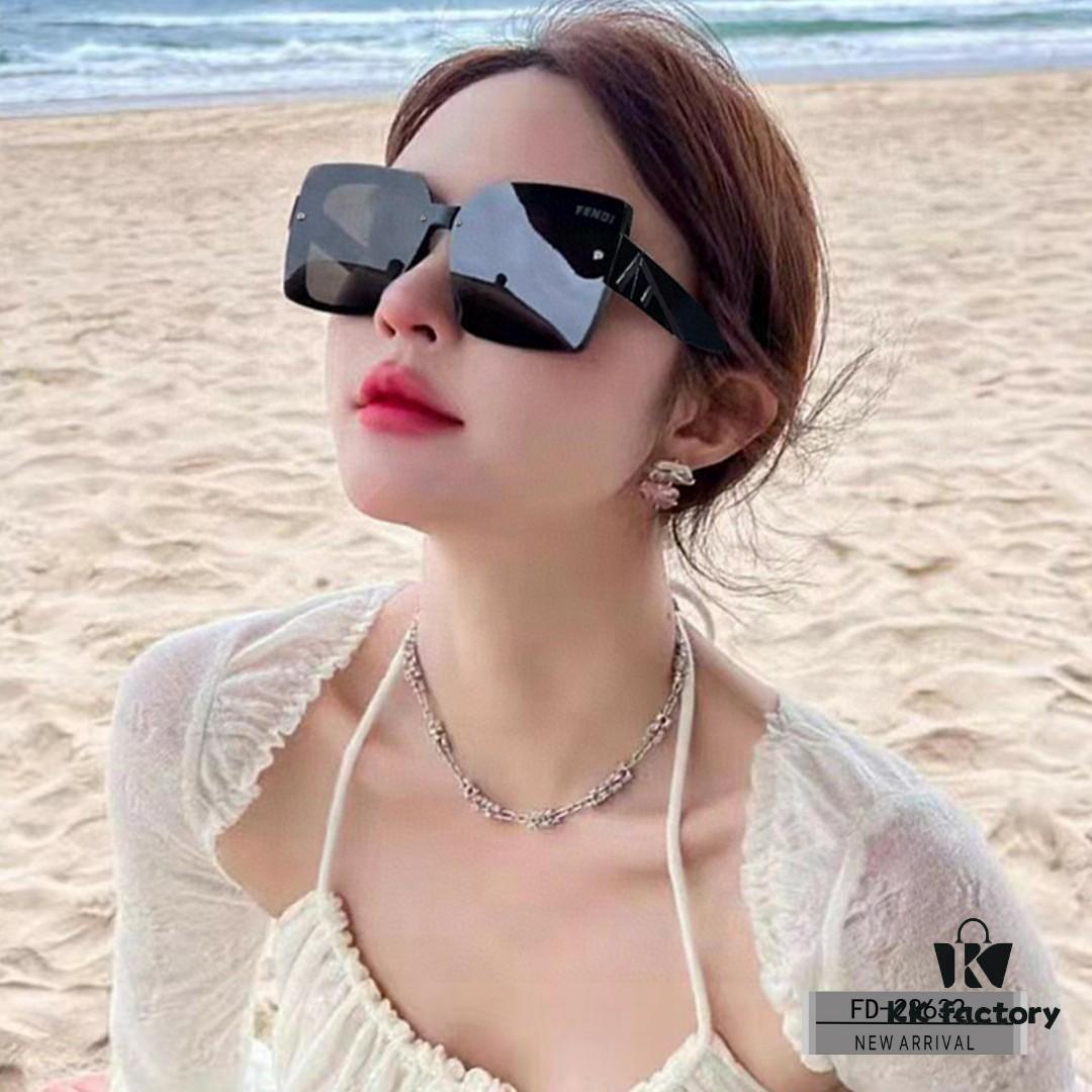 6931fcec3a89a121ed54d4e0 FENDI Italy - Polarized Sunglasses with TR90 Frame and Polylite Lens