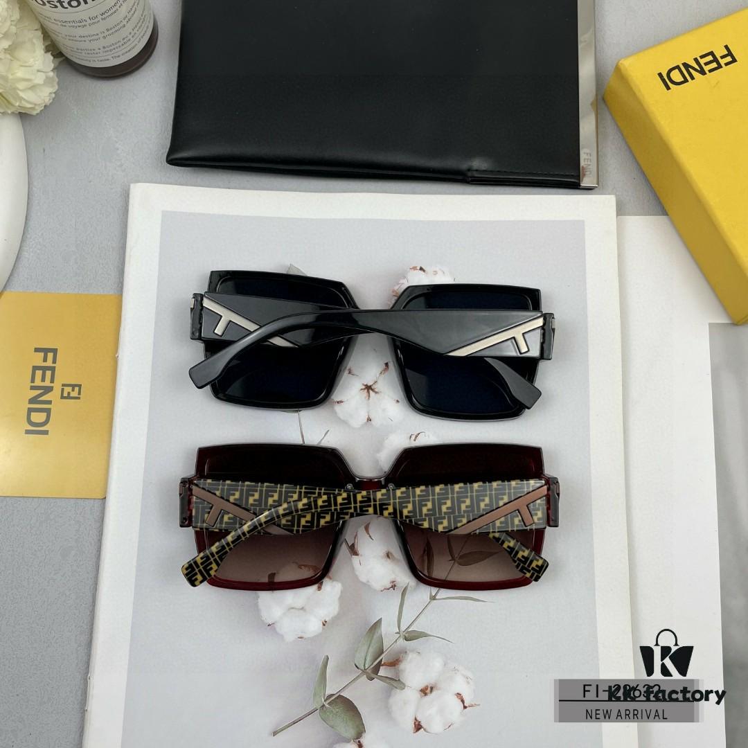 6931fced3a89a121ed54d4e2 FENDI Italy - Polarized Sunglasses with TR90 Frame and Polylite Lens
