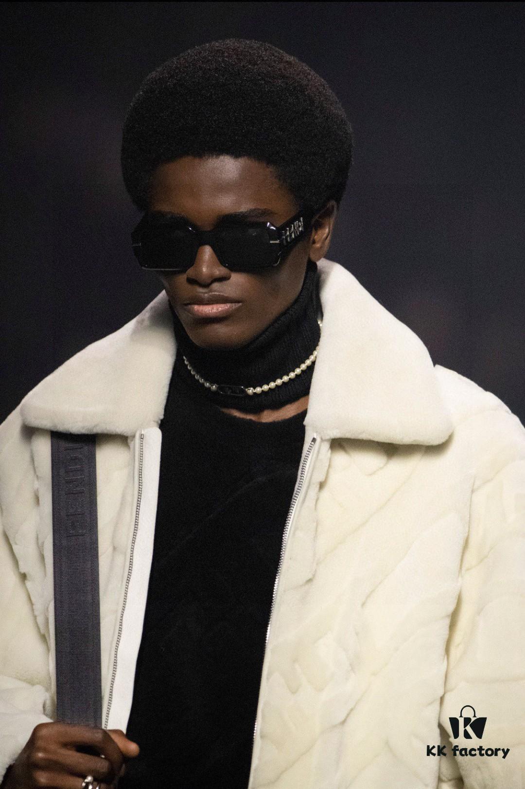 6931fced3a89a121ed54d4e9 Fendi New Square Sunglasses for Men and Women, Fashionable Streetwear Style Shades